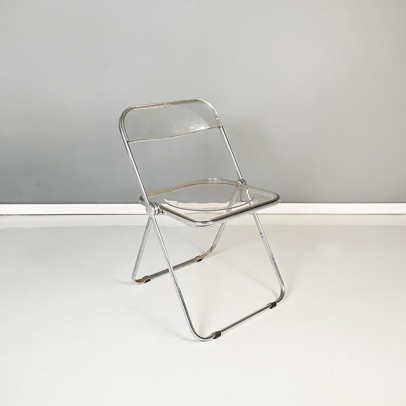 Italian modern Folding chairs mod. Plia by Giancarlo Piretti for Anonima Castelli, 1970s
Pair of iconic and fantastic folding chairs mod. Plia with square seat and back in transparent abs. The structure is in steel.
They are produced by Anonima