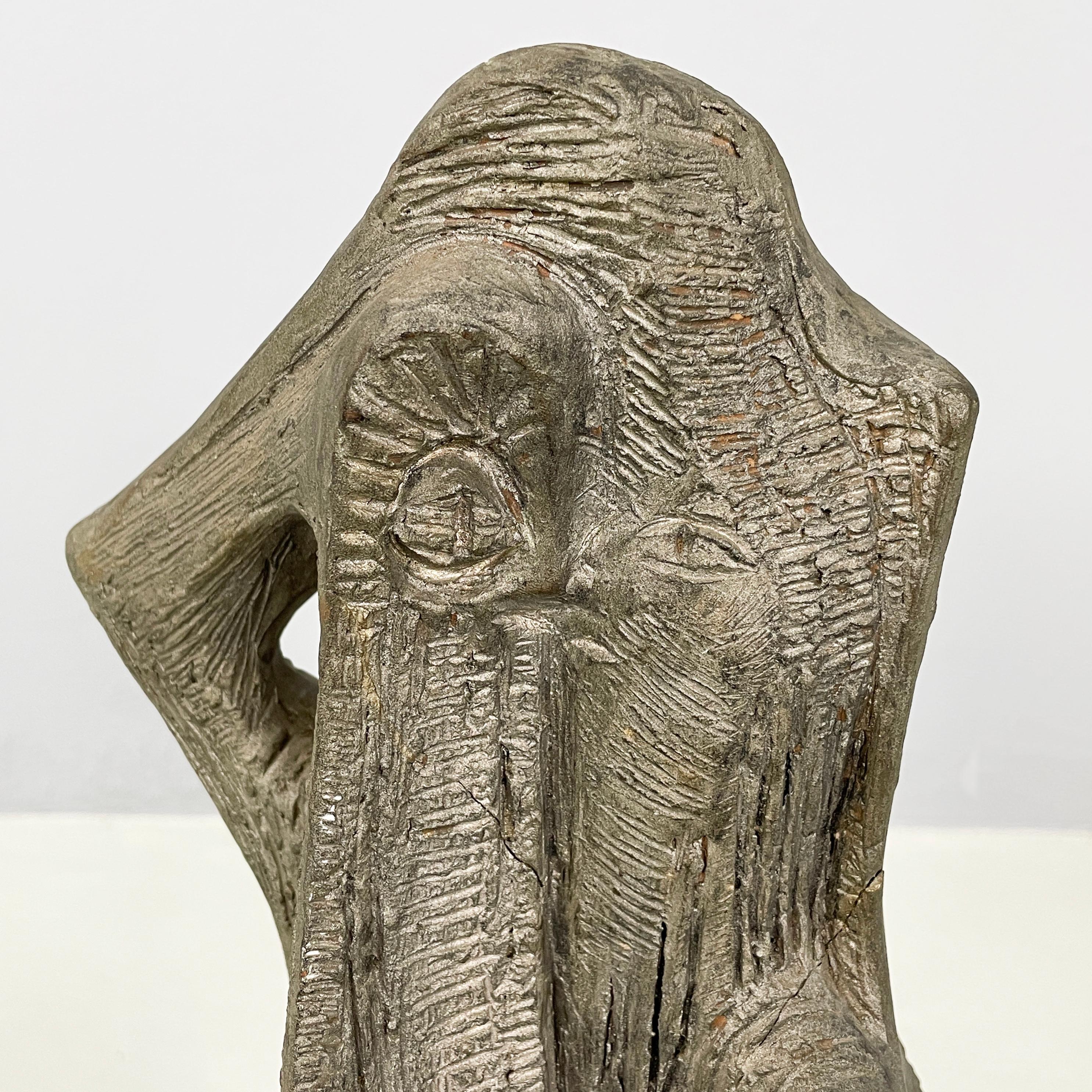 Escultura abstracta moderna italiana de terracota gris oscuro  Edmondo Cirillo, 1968 Terracota en venta