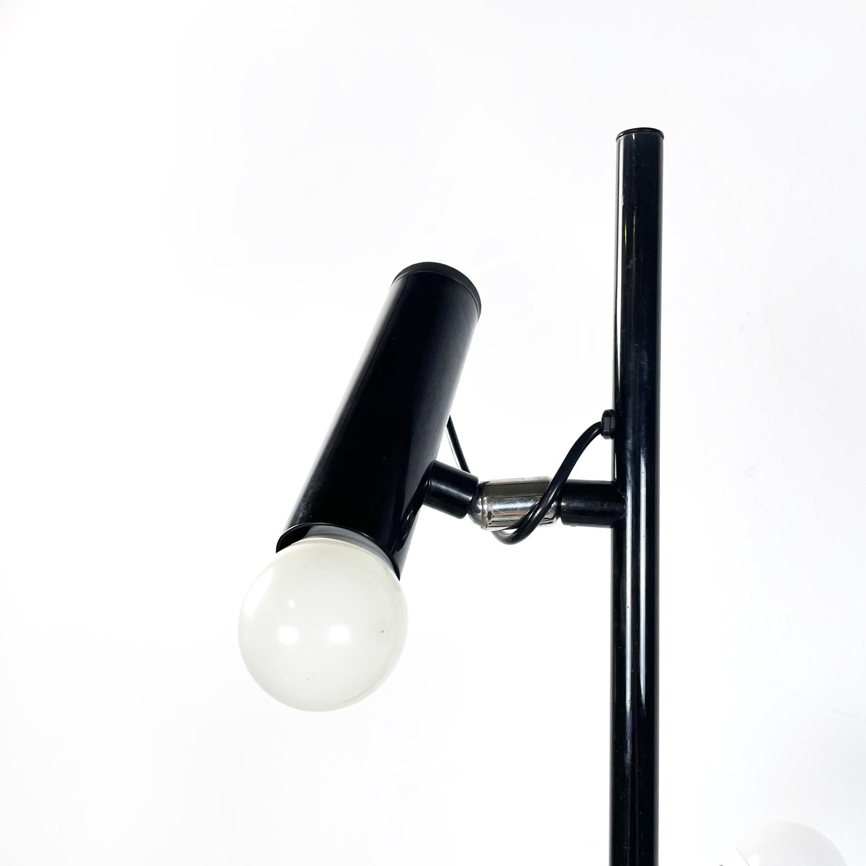 Italian modern Adjustable 3 lights floor lamp P393 by Luci in black metal, 1970s In Good Condition For Sale In MIlano, IT