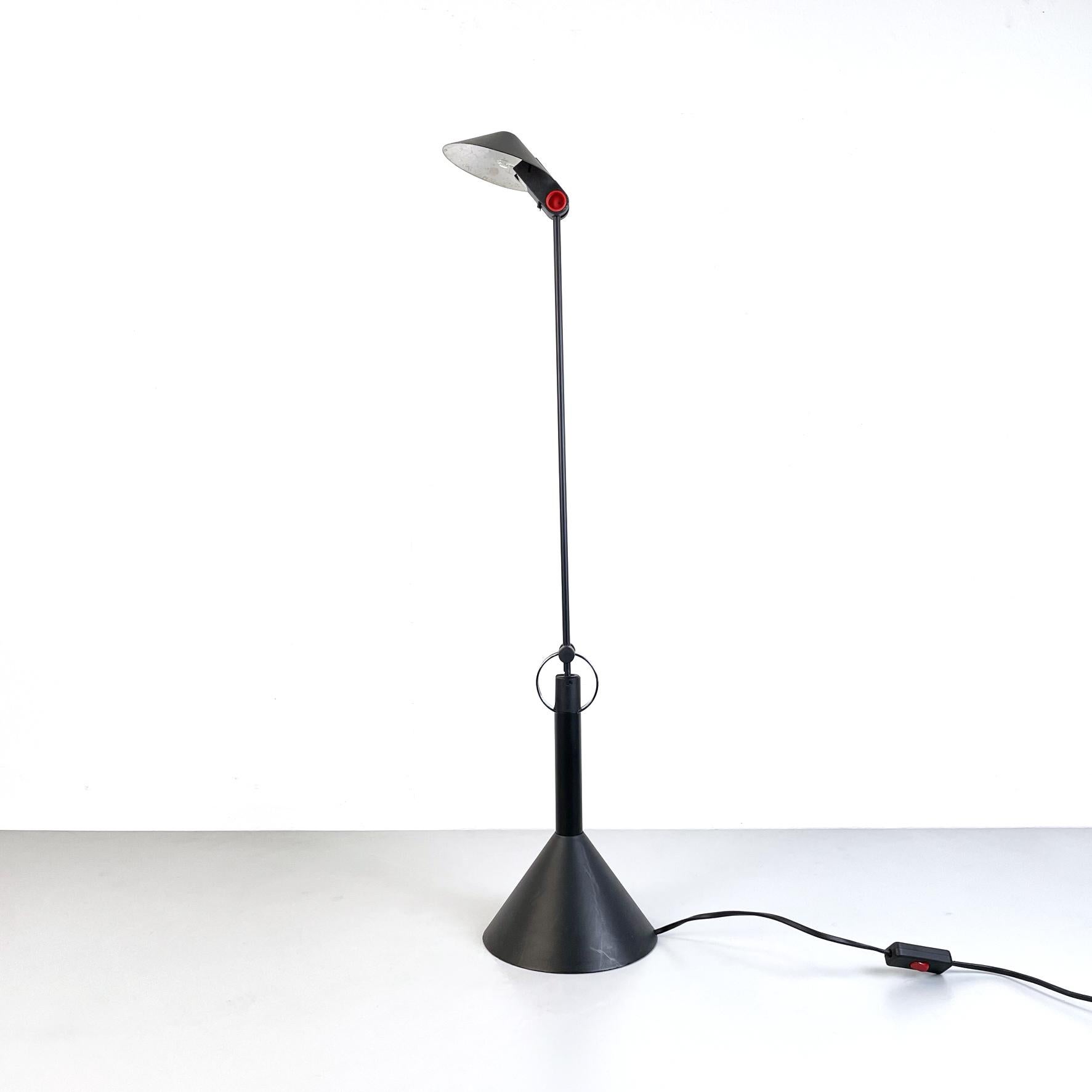 Late 20th Century Italian Modern Adjustable Black and Silver Metal Table Lamp, 1980s For Sale