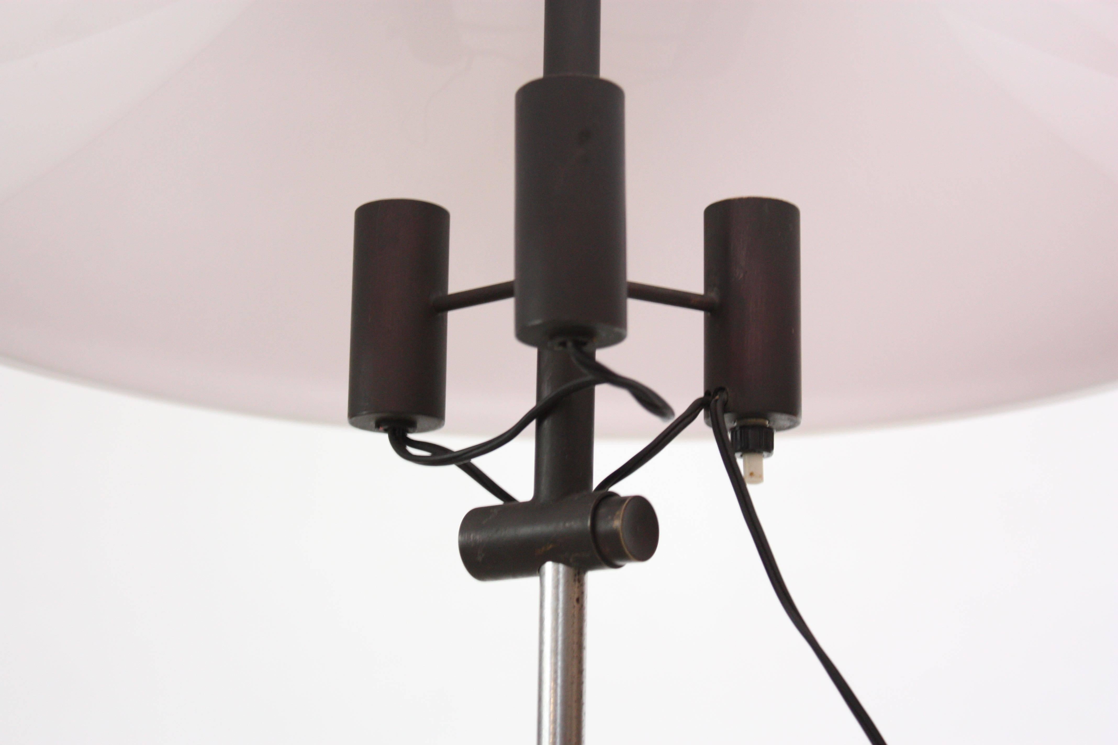Italian Modern Adjustable Floor Lamp Attributed to Gino Sarfatti For Sale 9