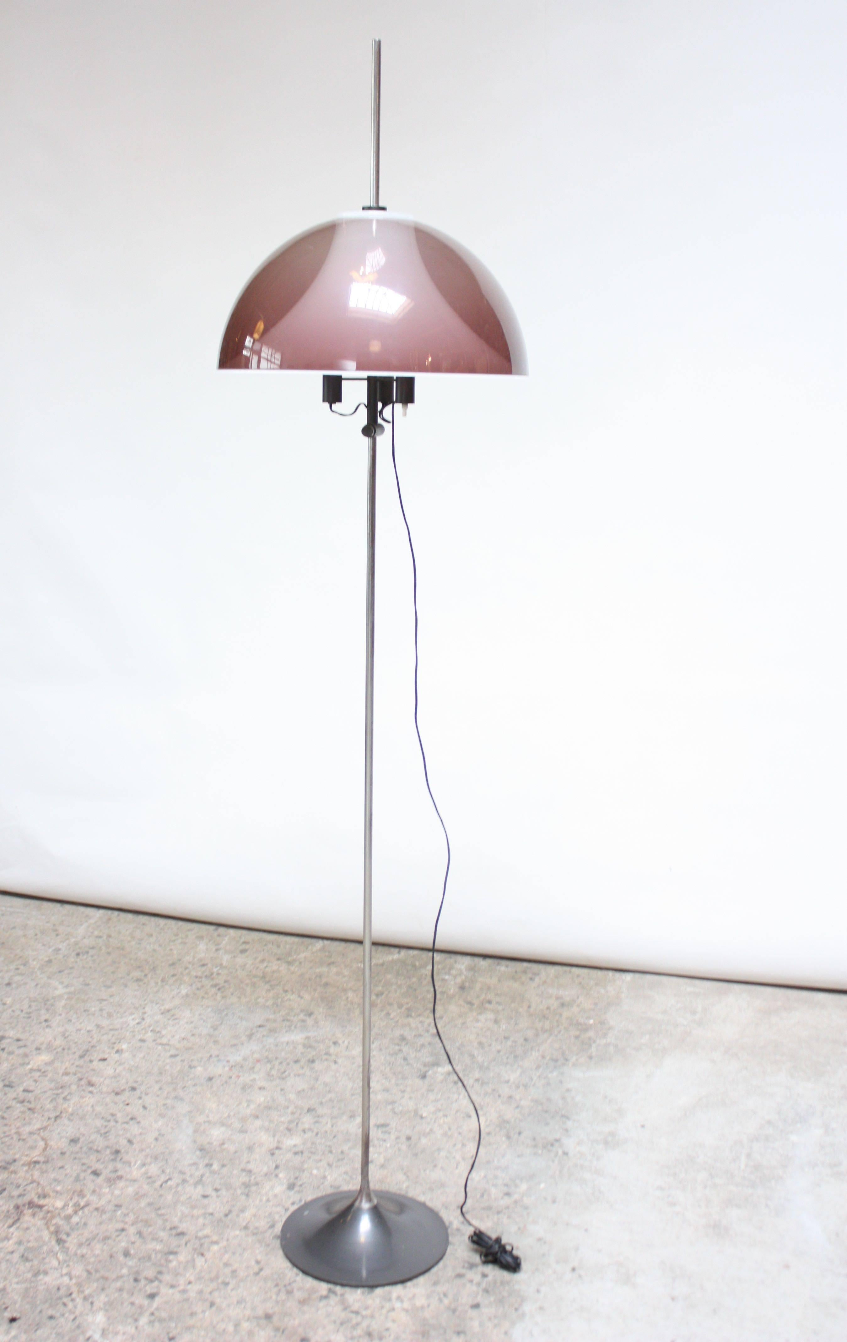 Mid-Century Modern Italian Modern Adjustable Floor Lamp Attributed to Gino Sarfatti For Sale
