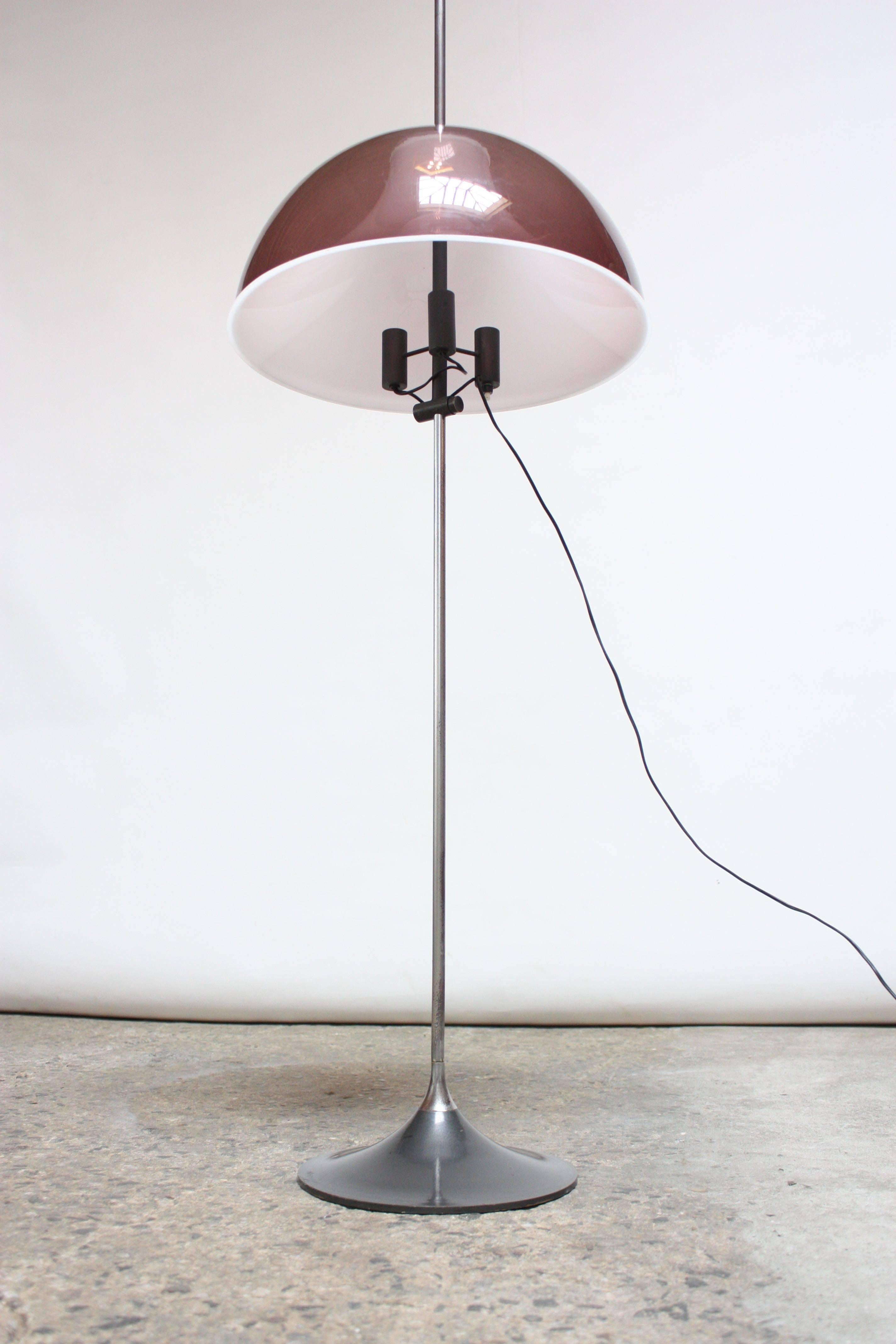 Mid-20th Century Italian Modern Adjustable Floor Lamp Attributed to Gino Sarfatti For Sale