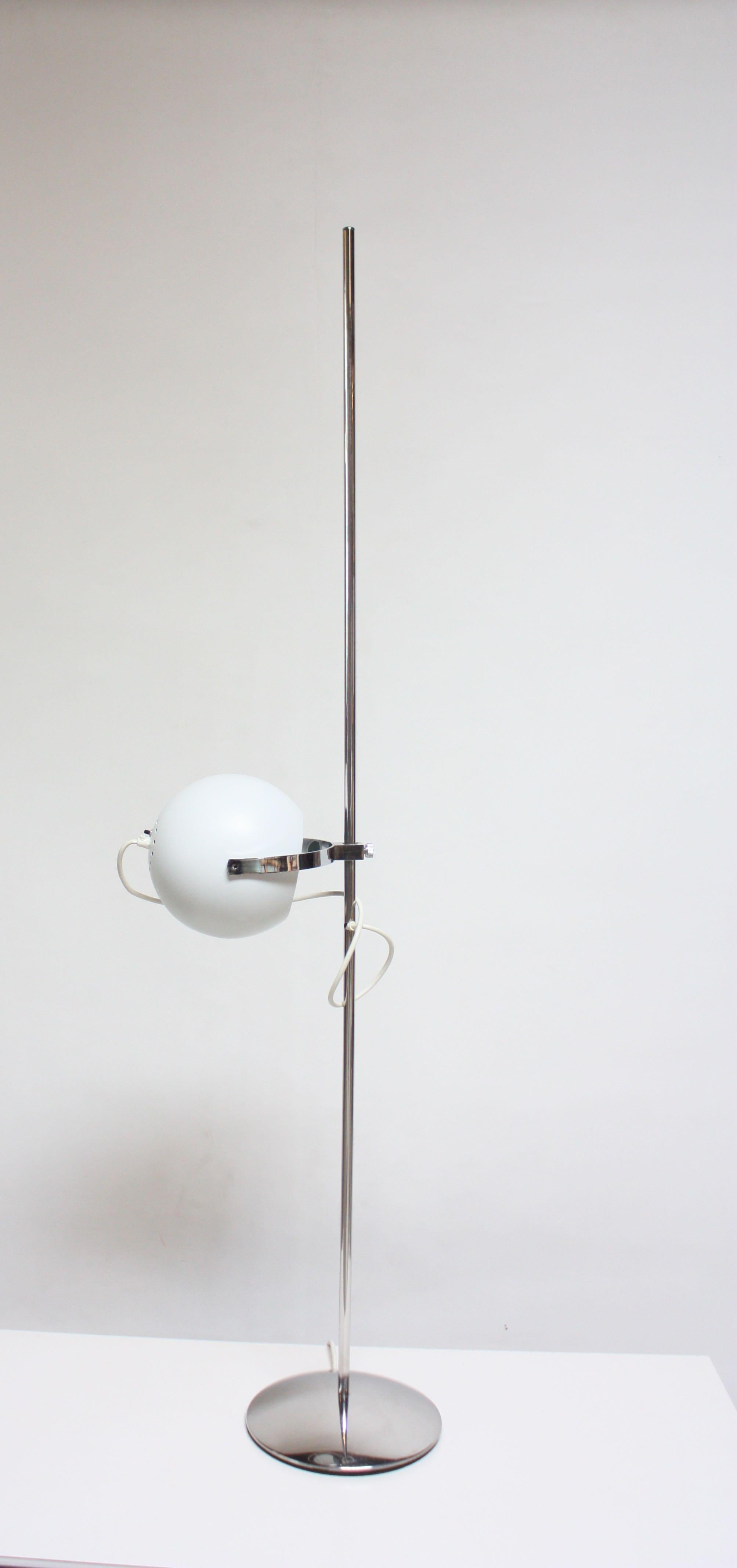 Italian Modern Adjustable Floor Lamp by Reggiani In Good Condition In Brooklyn, NY