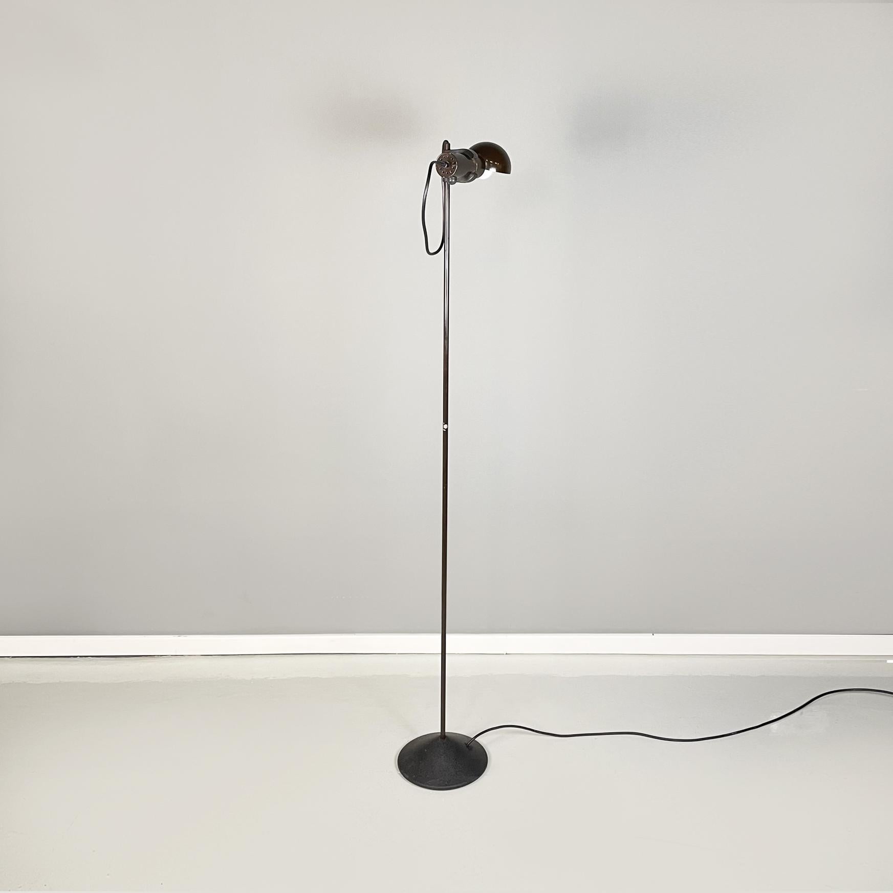 Italian modern Adjustable floor lamp in brown metal by Tronconi, 1970s In Good Condition For Sale In MIlano, IT