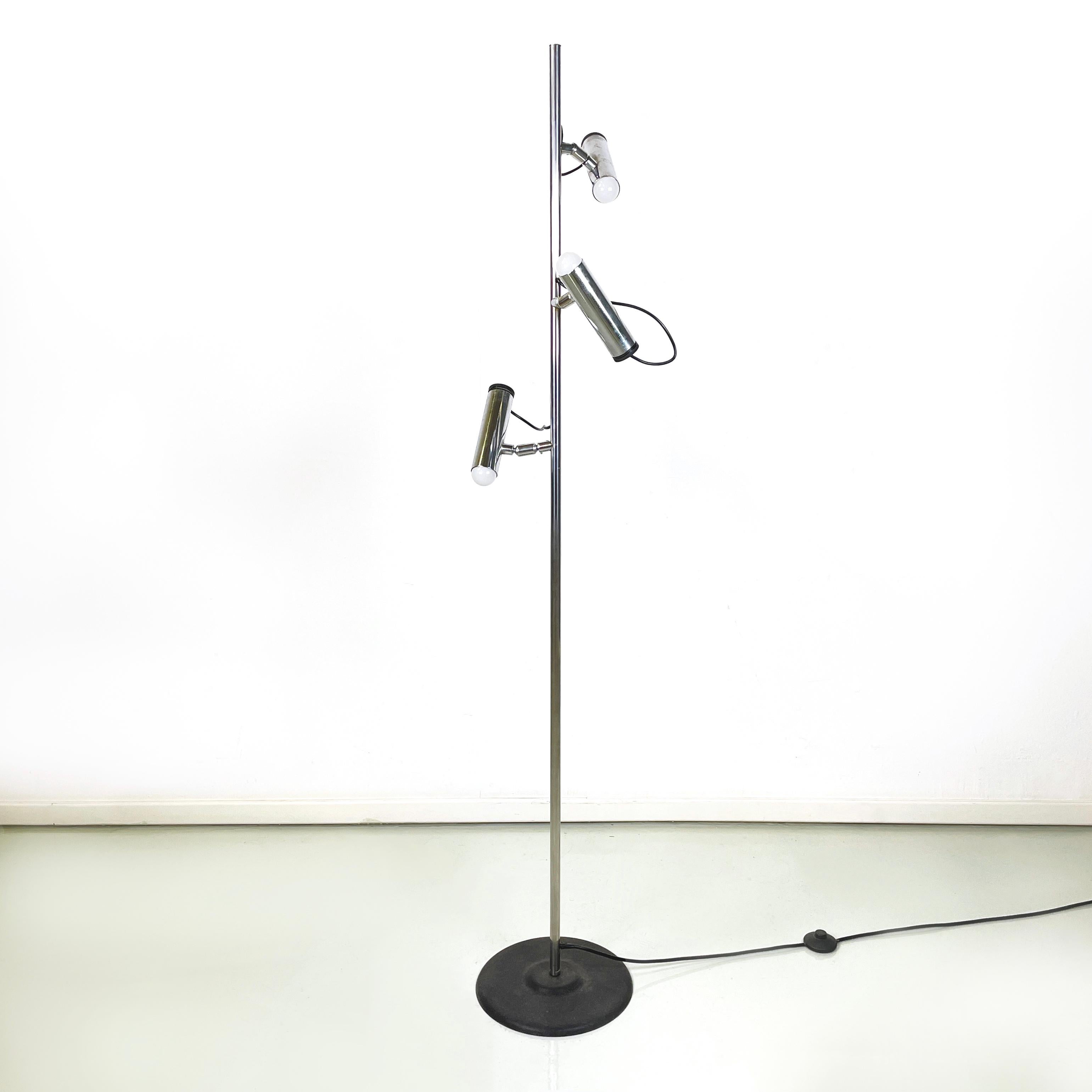Italian modern Adjustable floor lamp with 3 light in chromed  black metal, 1970s For Sale 11