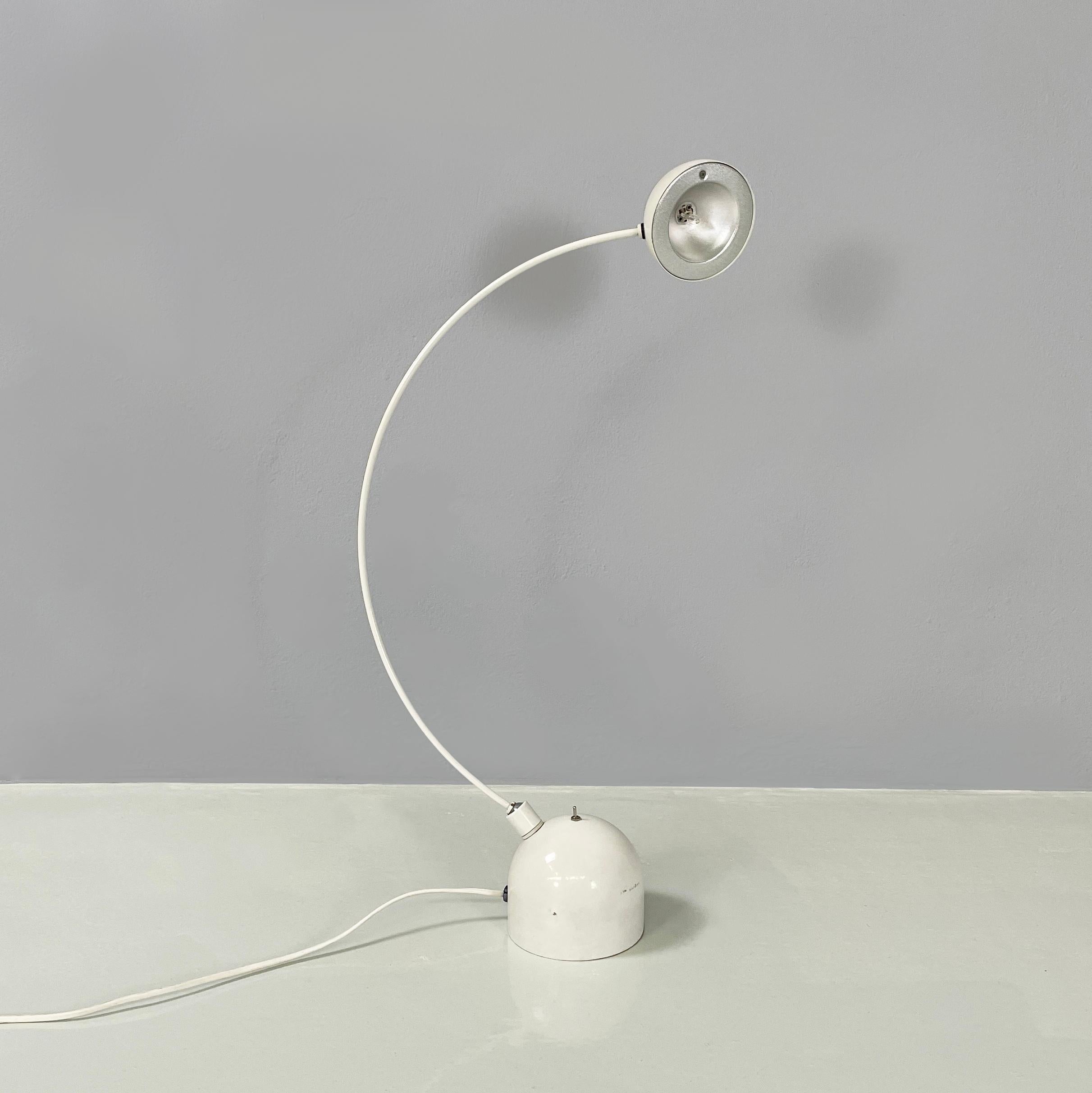 Italian modern Adjustable or desk table lamp in white metal, 1970s In Fair Condition For Sale In MIlano, IT