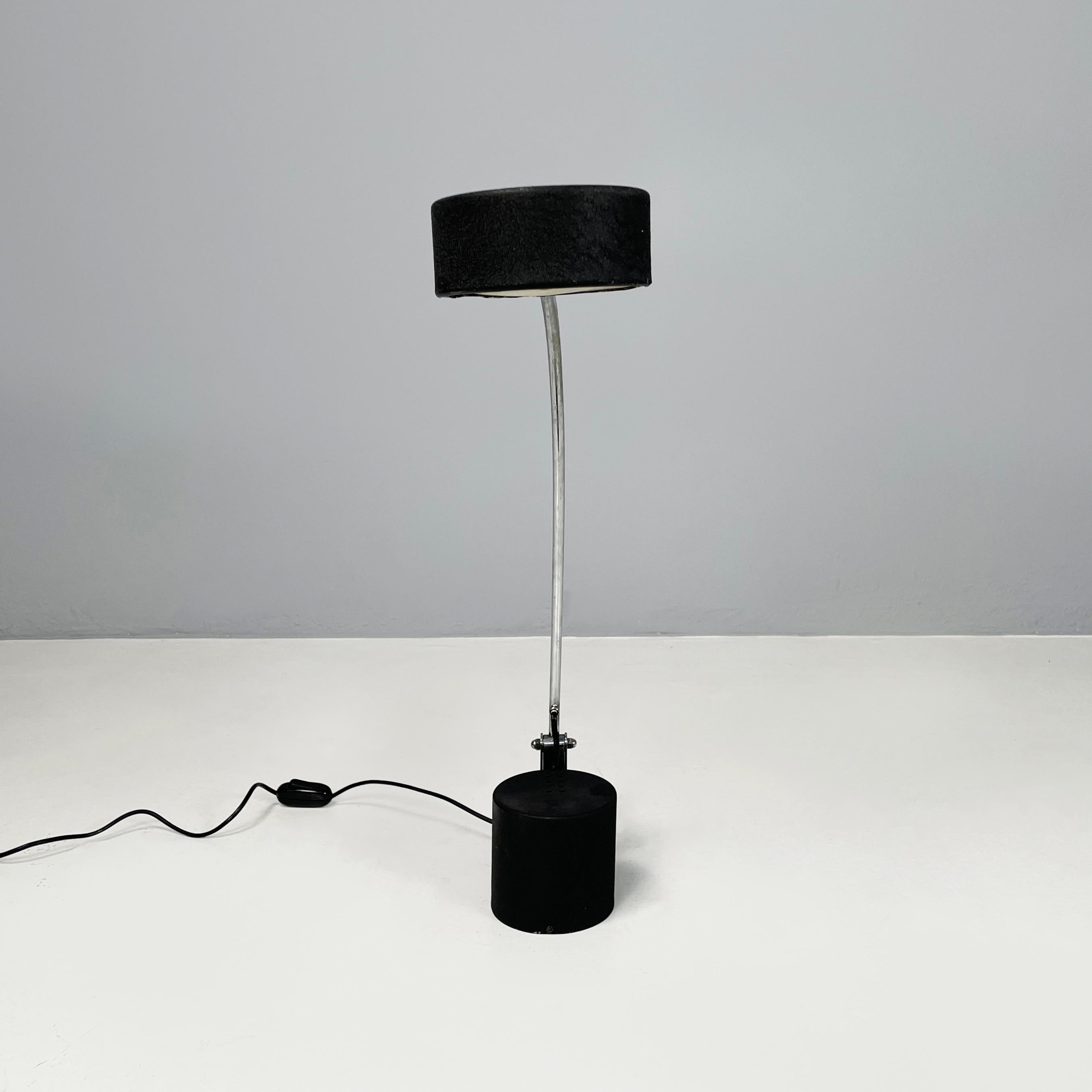 Late 20th Century Italian modern Adjustable table lamp in black metal, 1980s For Sale