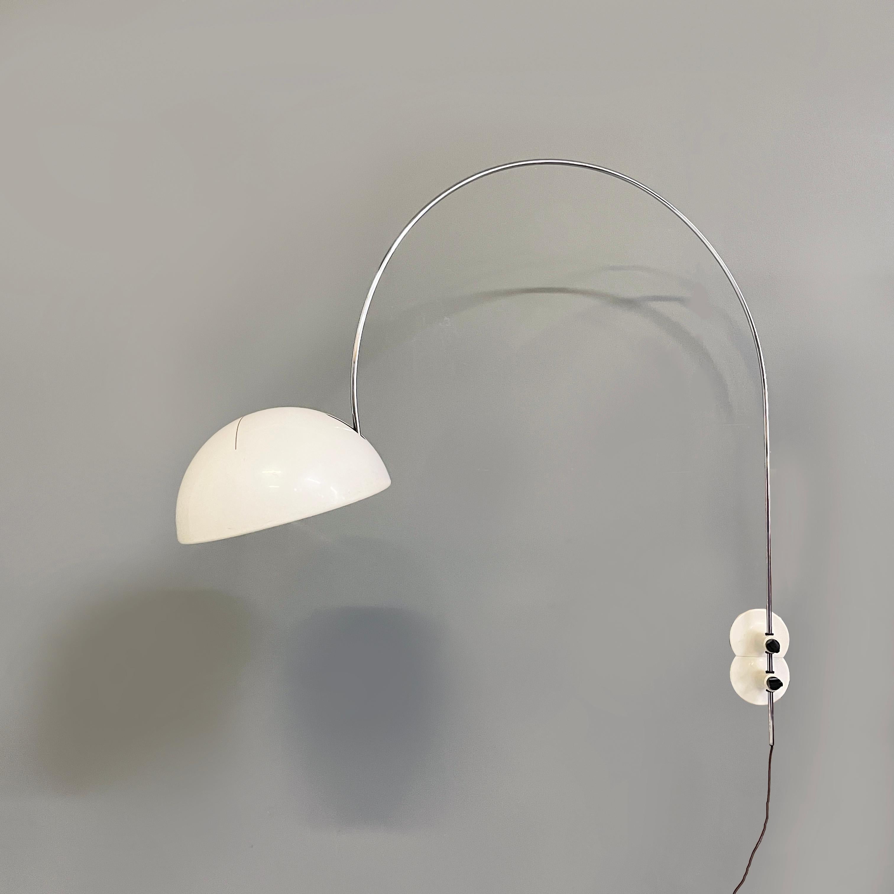 Modern Italian modern Adjustable wall lamp Coupé 1159 by Joe Colombo for O-Luce, 1970s For Sale