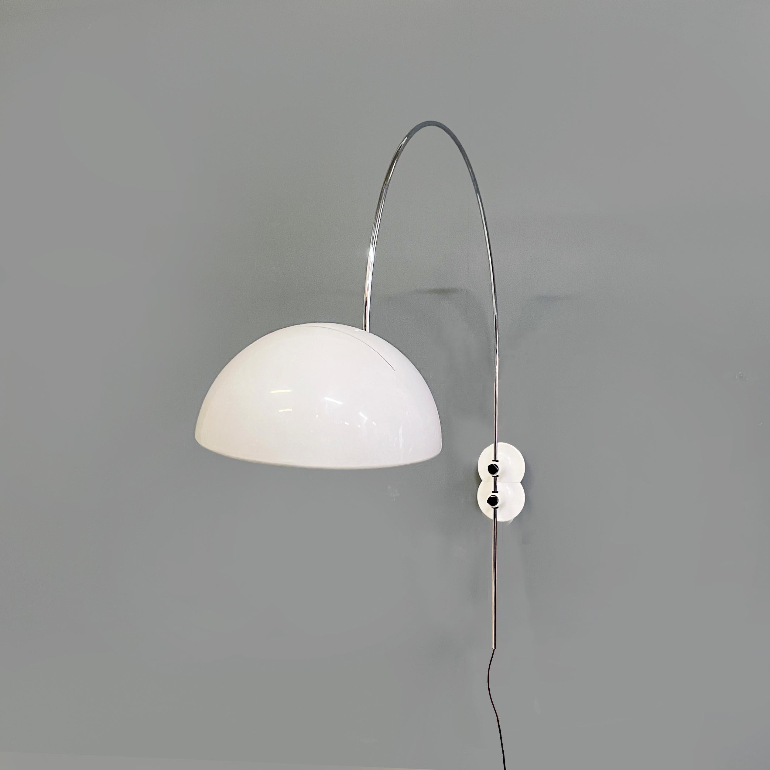 Italian modern Adjustable wall lamp Coupé 1159 by Joe Colombo for O-Luce, 1970s In Good Condition For Sale In MIlano, IT