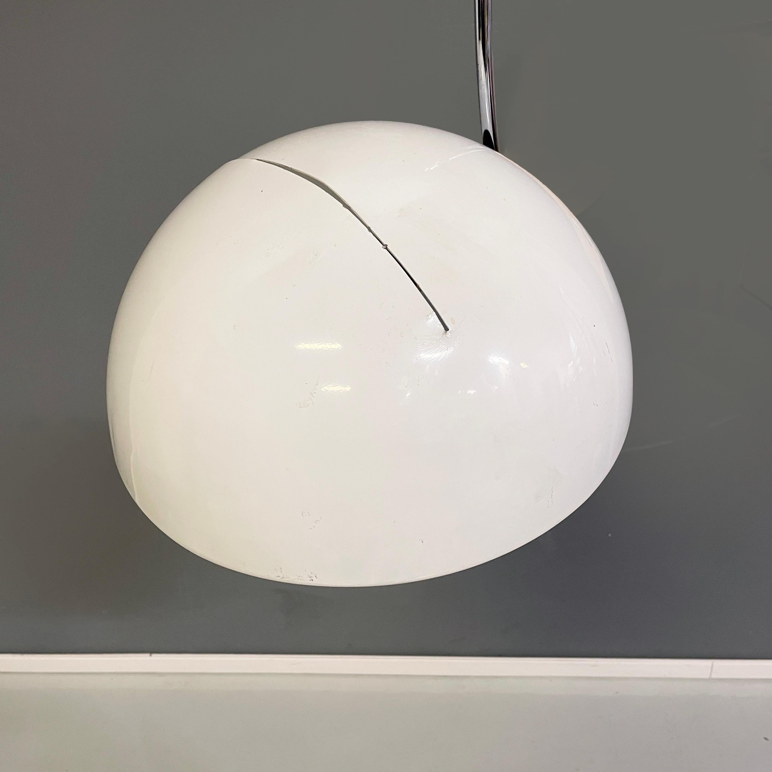 Italian modern Adjustable wall lamp Coupé 1159 by Joe Colombo for O-Luce, 1970s In Fair Condition For Sale In MIlano, IT