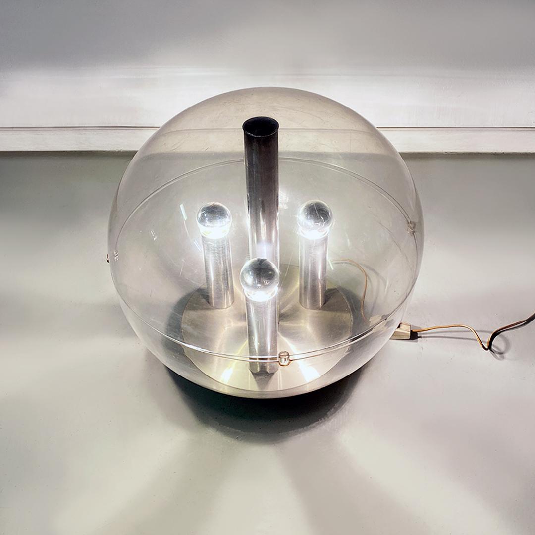 Italian Modern Aluminum and Trasparent Plastic Sphere Table or Floor Lamp, 1970s For Sale 3