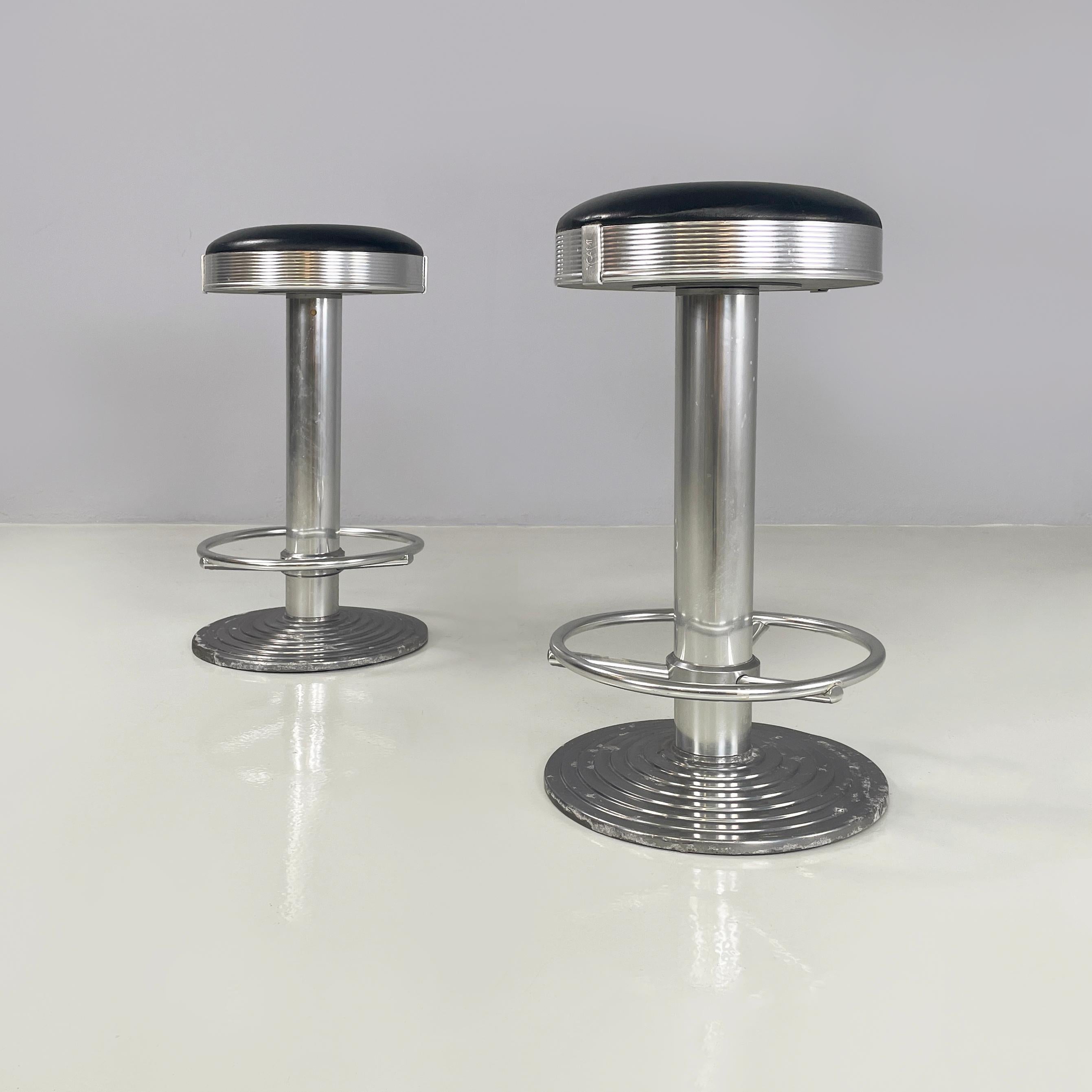 Italian Modern Aluminum and black leather bar stools Billy by Ycami, 1990s In Good Condition In MIlano, IT