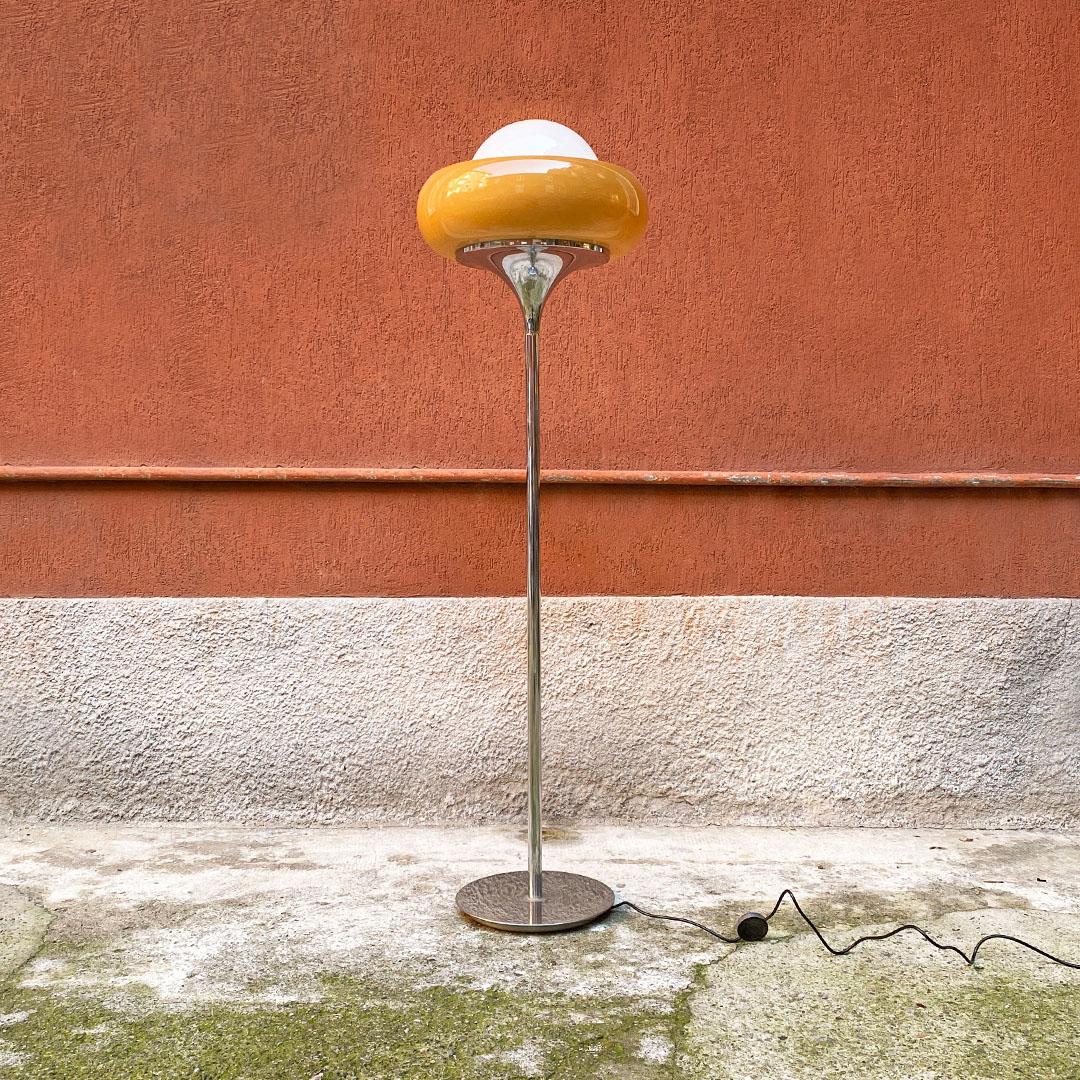 Mid-Century Modern Italian Modern Amber Plexiglass, Glass and Chromed Metal Floor Lamp, 1970s