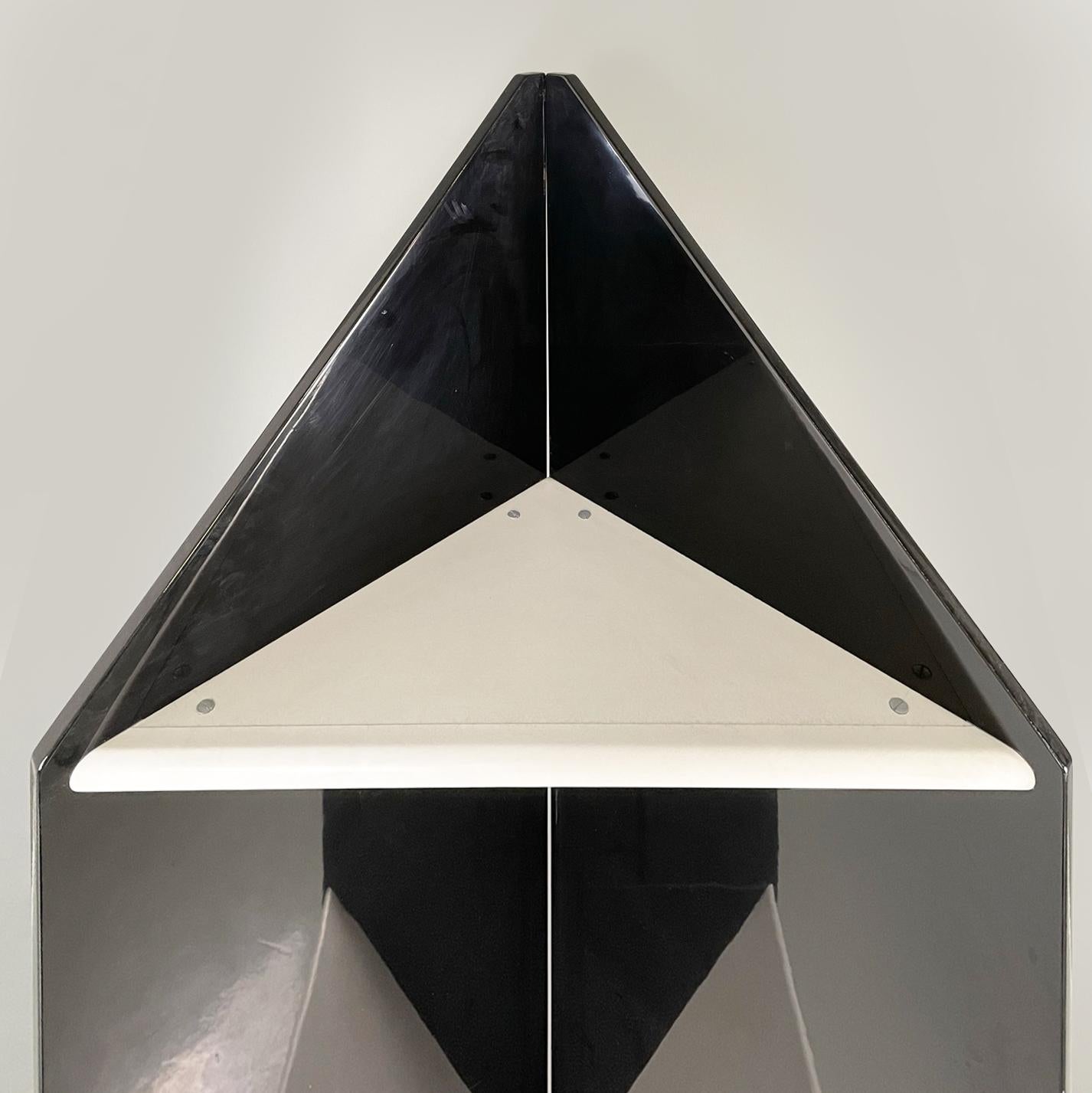 Late 20th Century Italian modern Angular bookcase in black lacquered and white wood, 1980s For Sale