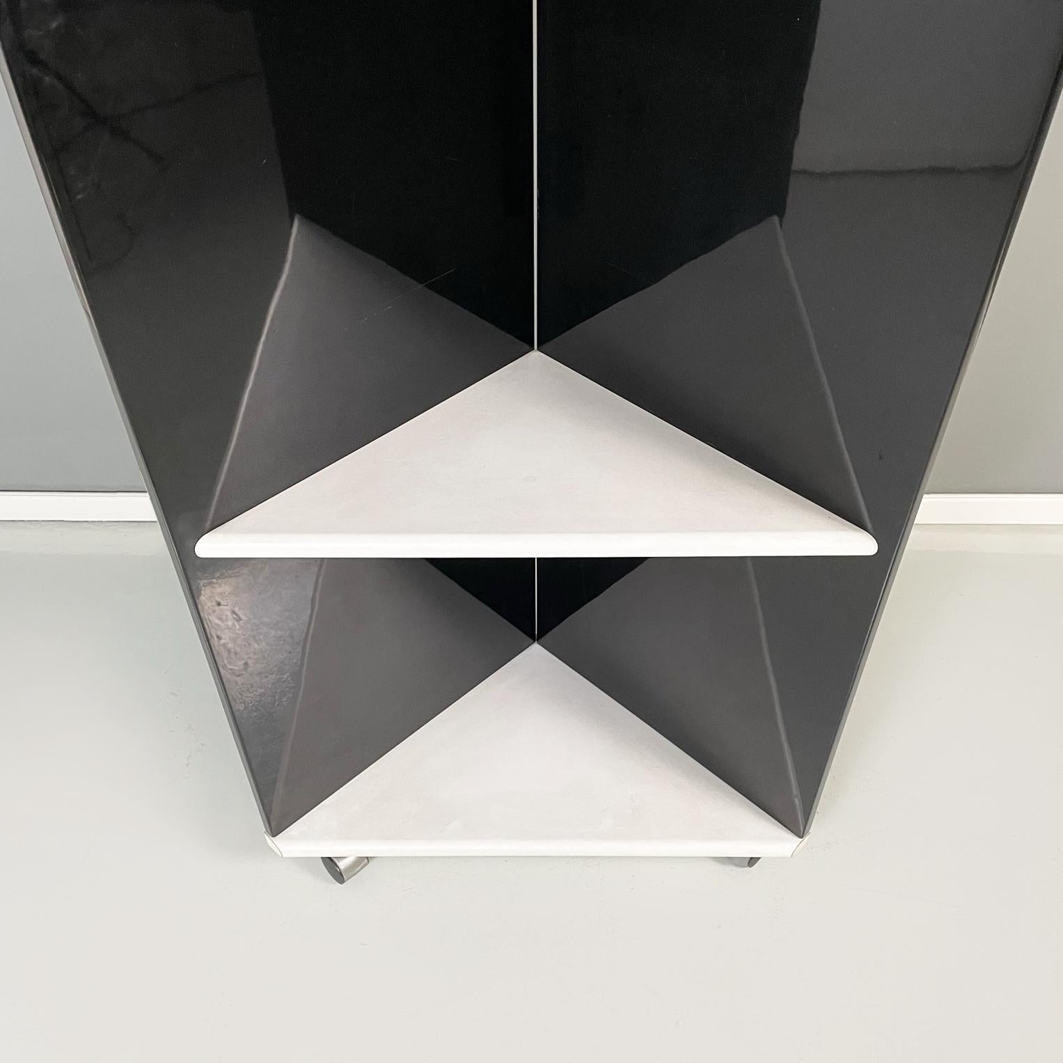 Wood Italian modern Angular bookcase in black lacquered and white wood, 1980s For Sale