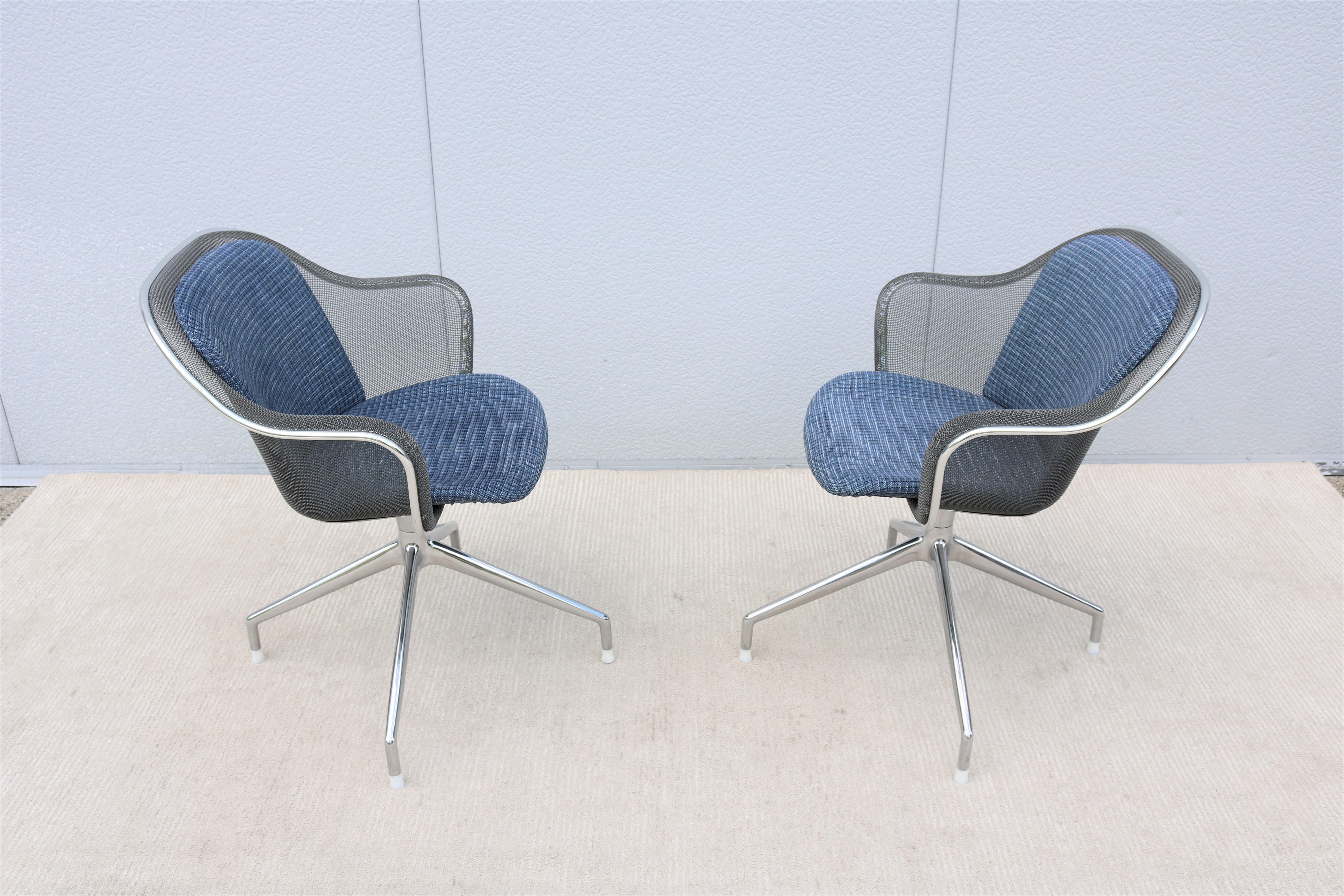 Italian Modern Antonio Citterio for B&B Italia Iuta Swivel Dining Chairs, a Pair For Sale 8