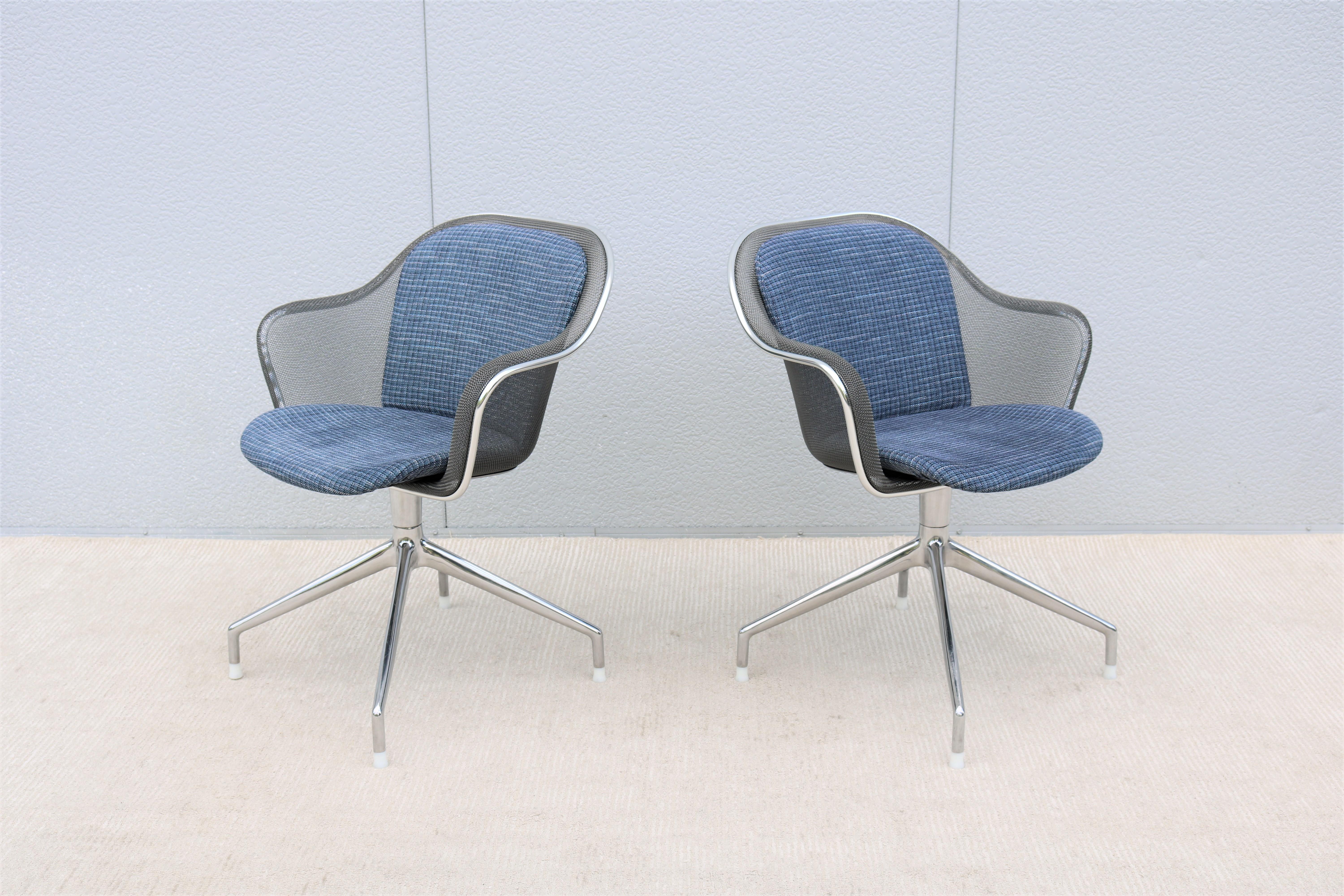 Aluminum Italian Modern Antonio Citterio for B&B Italia Iuta Swivel Dining Chairs, a Pair For Sale