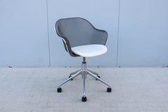Italian Modern Antonio Citterio for B&B Italia Iuta White Swivel Desk Task Chair