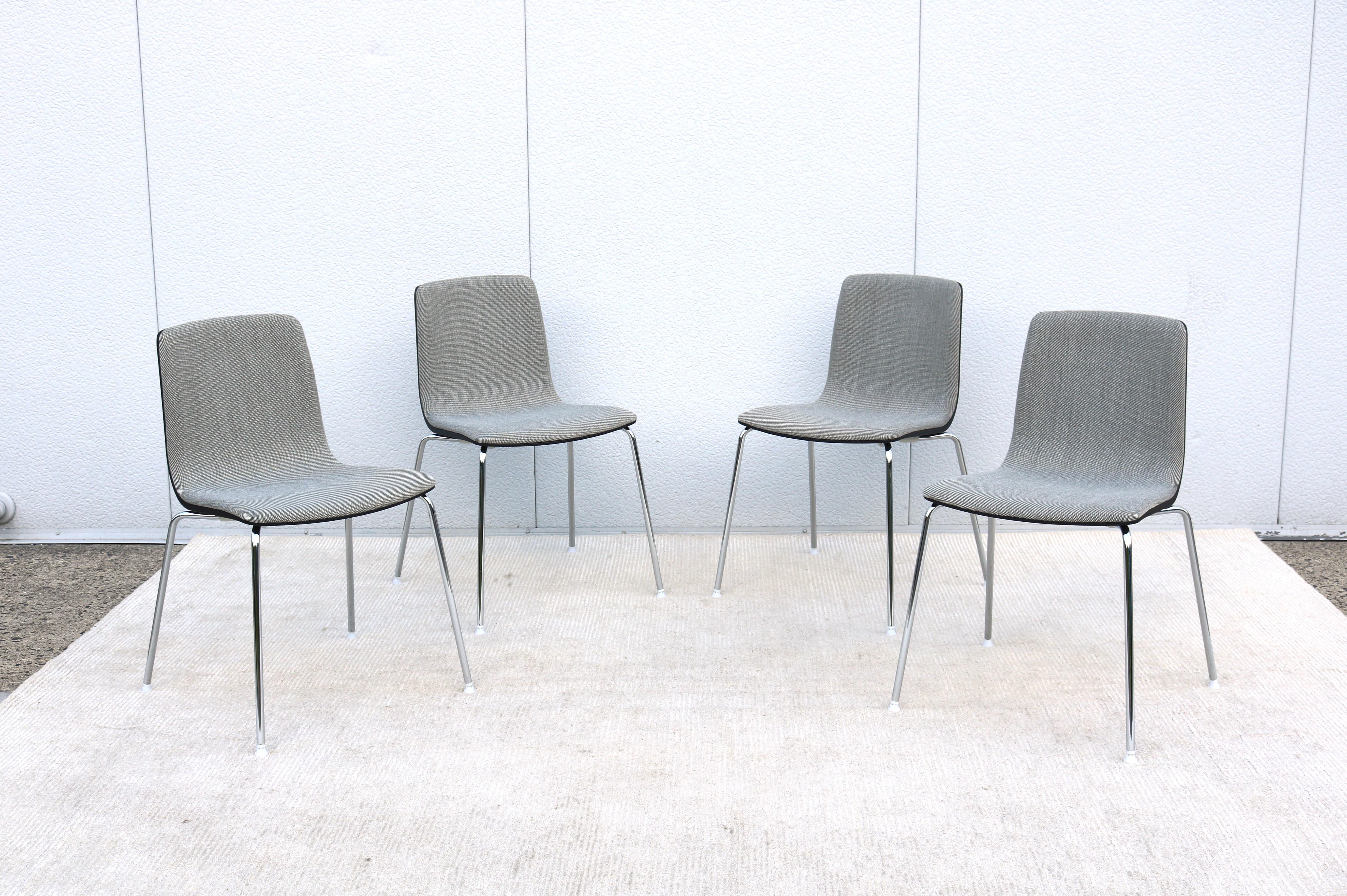 The classic minimalist looks of the Aava chair by Arper is very sleek with a clean contemporary look.
The shape of the seat shell provides great freedom of movement in a variety of sitting positions, sturdy and extremely comfortable.
The lightweight