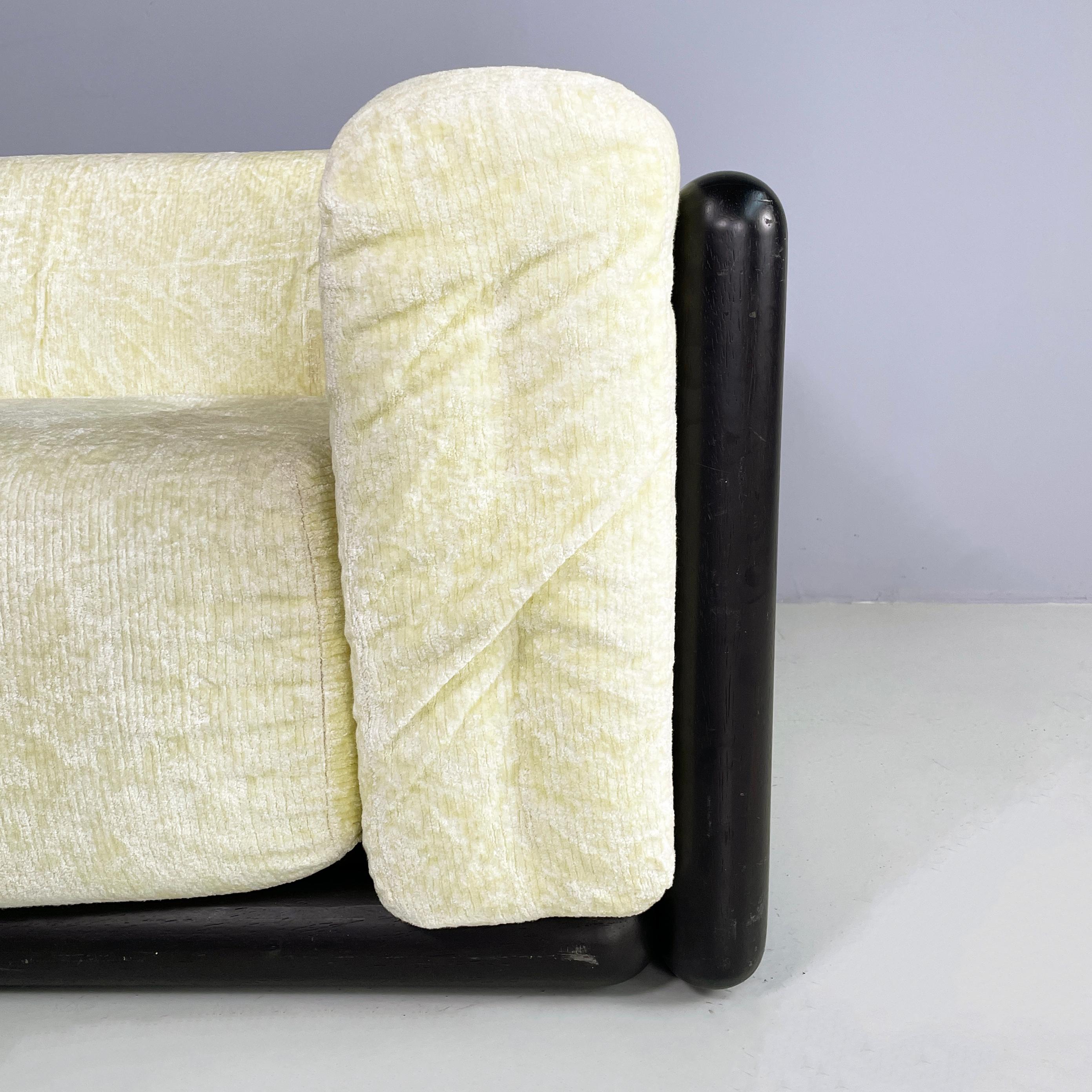 Velvet Italian modern Armchair Cornaro by Carlo Scarpa for Simon Gavina, 1980s