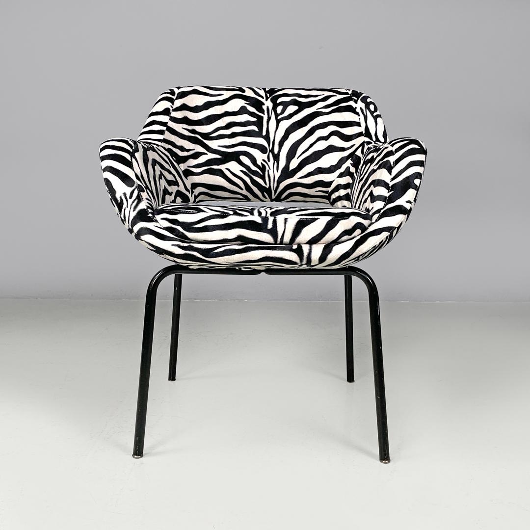 Modern Italian modern armchair in black and white zebra fabric and black metal, 1970s For Sale
