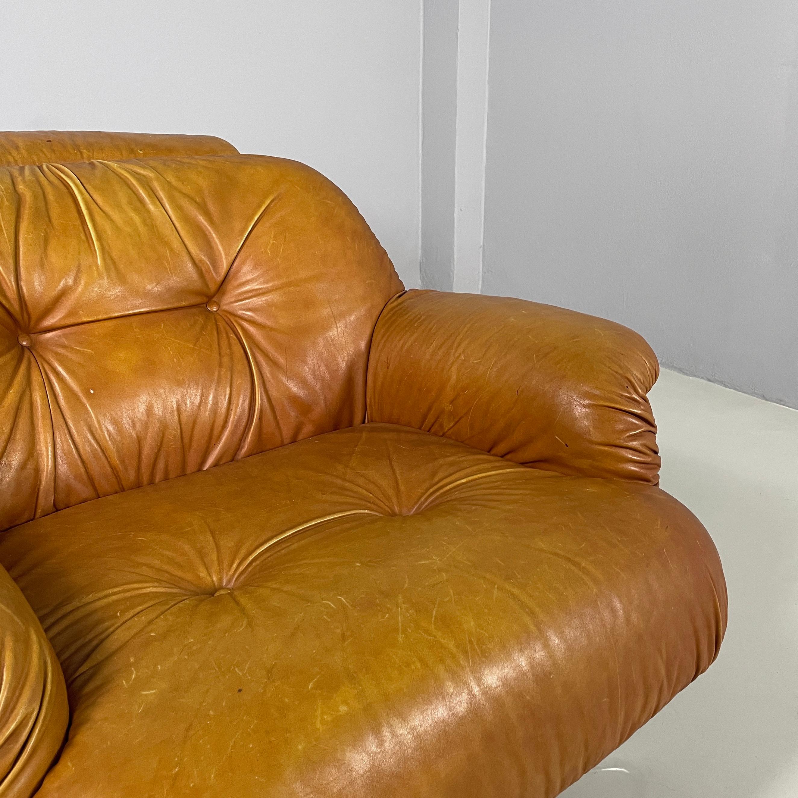 Late 20th Century Italian modern Armchair in brown leather and chromed metal, 1970s