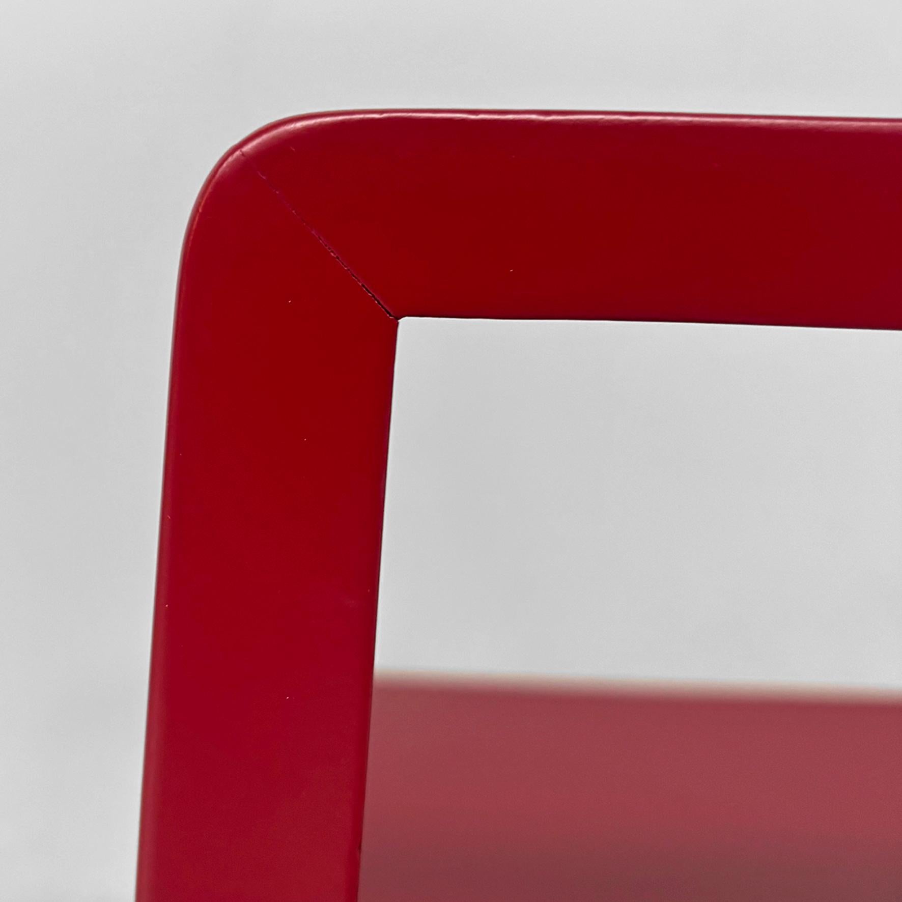 Moderner italienischer Sessel aus burgunderfarben lackiertem Holz, 1980er Jahre im Angebot 7