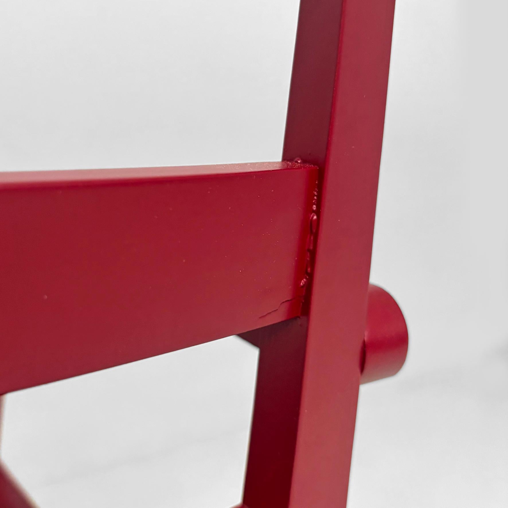 Moderner italienischer Sessel aus burgunderfarben lackiertem Holz, 1980er Jahre im Angebot 10