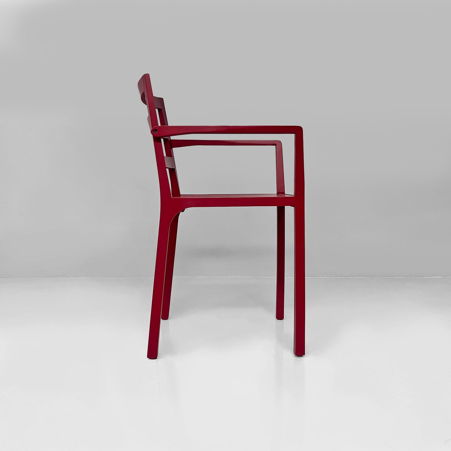Moderner italienischer Sessel aus burgunderfarben lackiertem Holz, 1980er Jahre im Zustand „Gut“ im Angebot in MIlano, IT