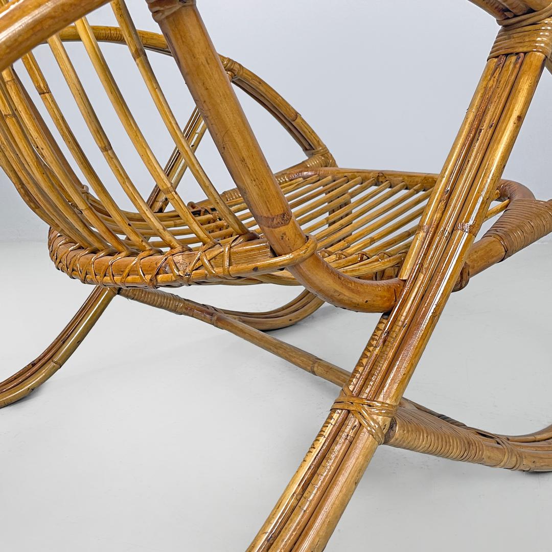 Fauteuil moderne italien en rotin avec accoudoirs et structure arrondis, 1970 en vente 7