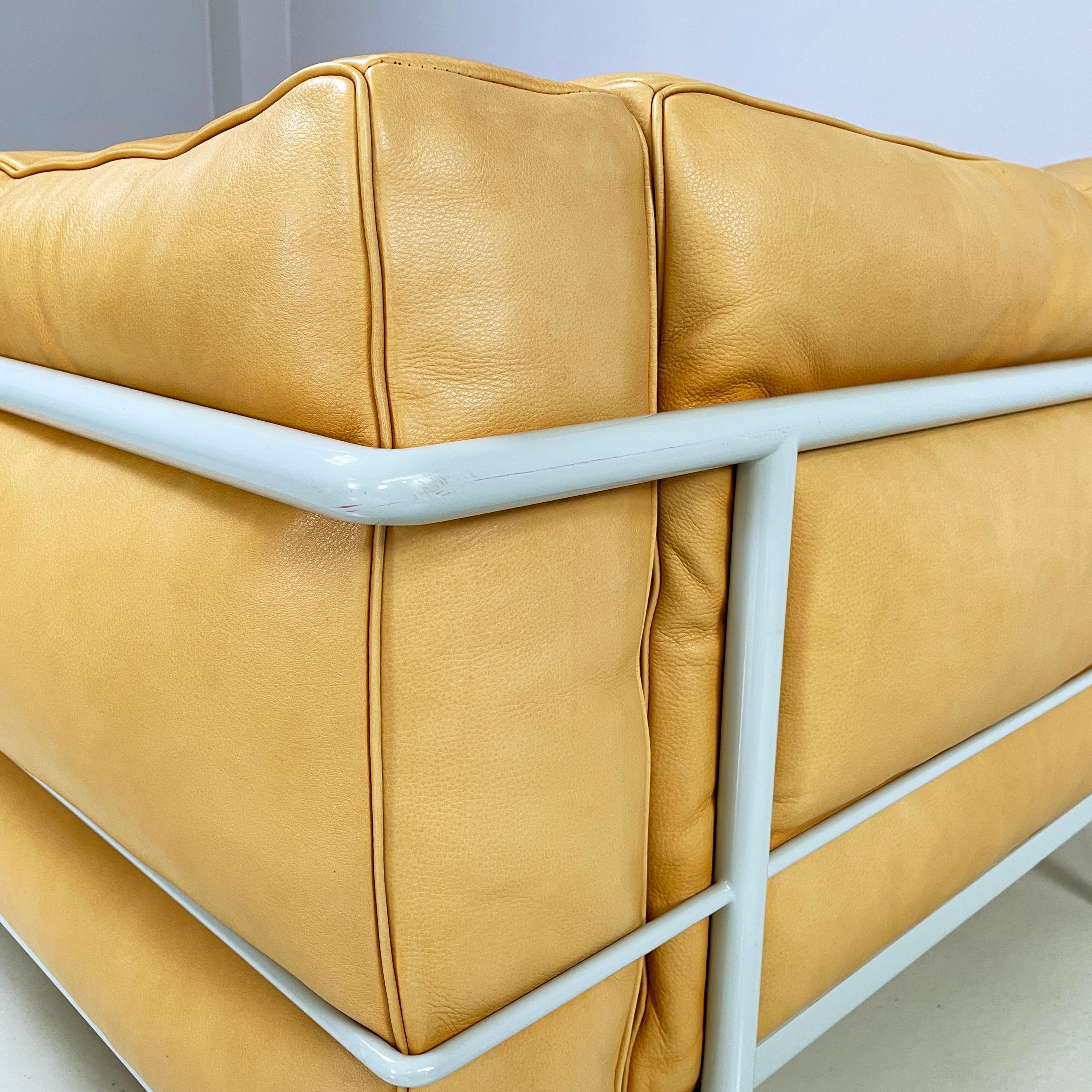 Moderner italienischer moderner Sessel LC3 von Le Corbusier Jeanneret Perriand für Cassina 2008 im Angebot 7