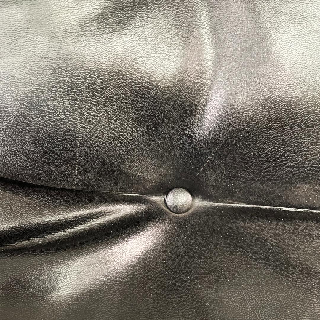 Fin du 20e siècle Fauteuils modernes italiens en métal tubulaire et cuir synthétique noir, 1970 en vente