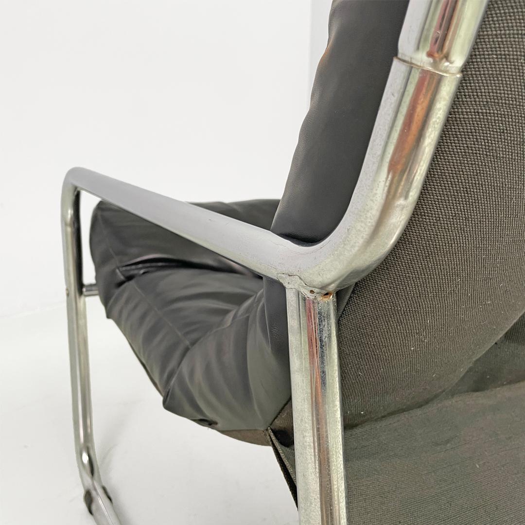 Fauteuils modernes italiens en métal tubulaire et cuir synthétique noir, 1970 en vente 3