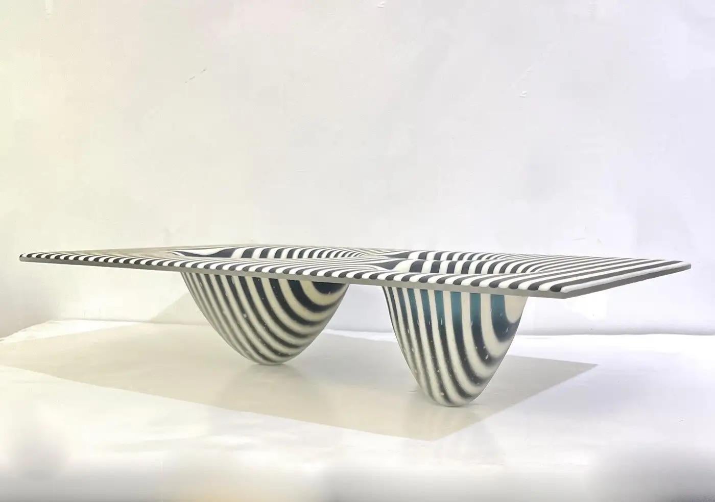 Art moderne italien, vase organique en verre de Murano à rayures noires et blanches en vente 3