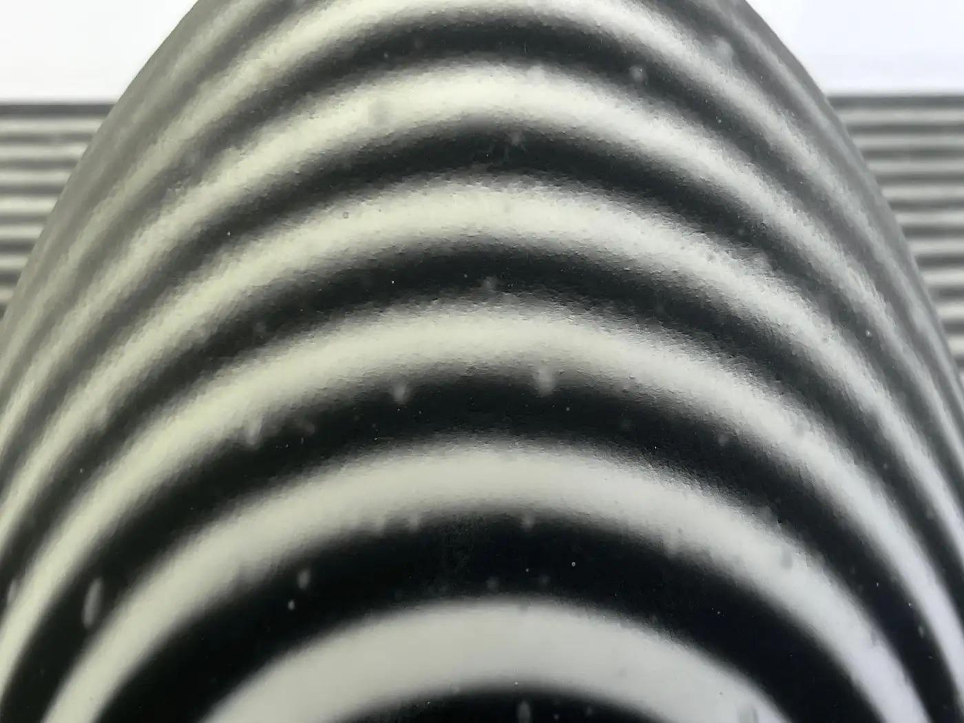 Art moderne italien, vase organique en verre de Murano à rayures noires et blanches en vente 11