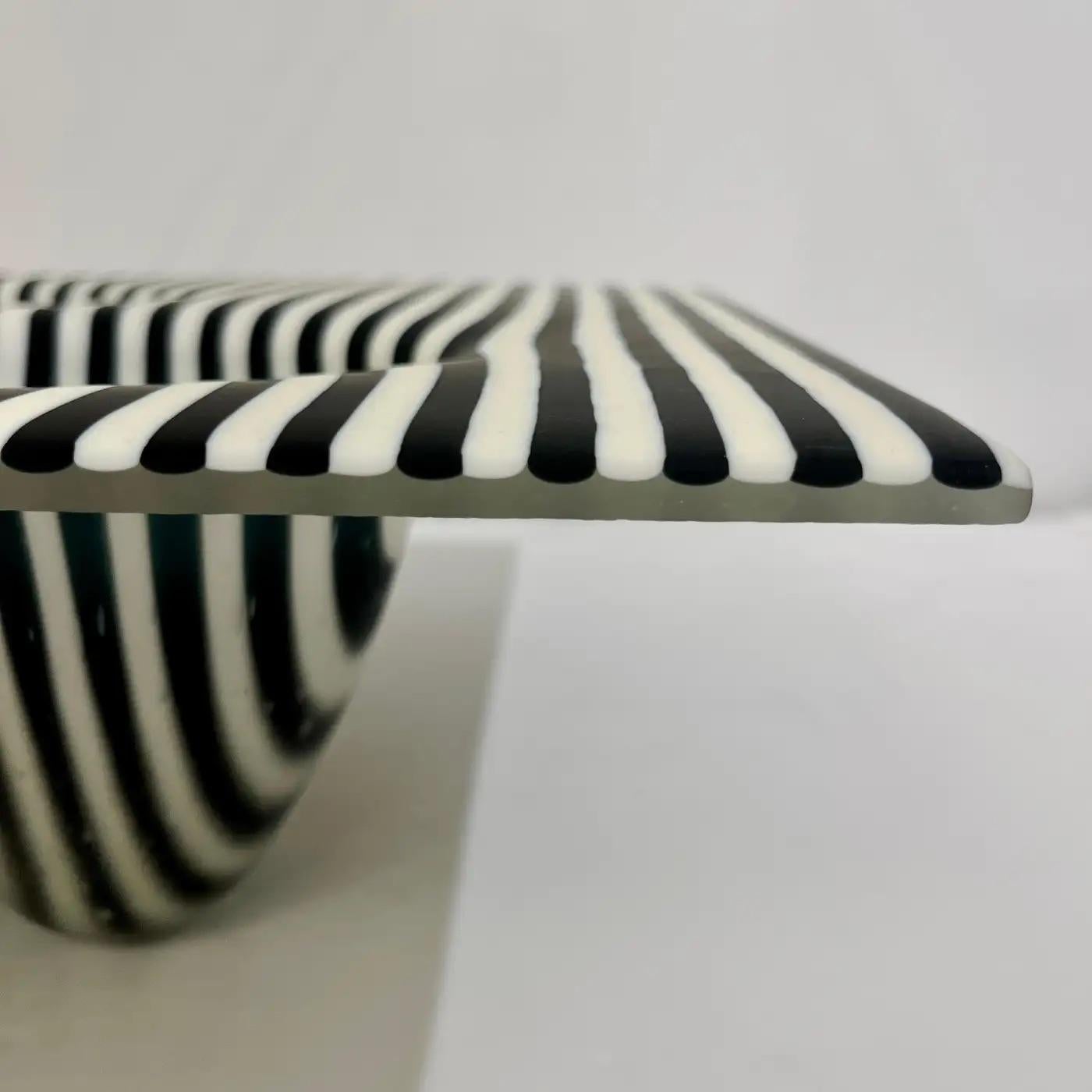 Art moderne italien, vase organique en verre de Murano à rayures noires et blanches en vente 13