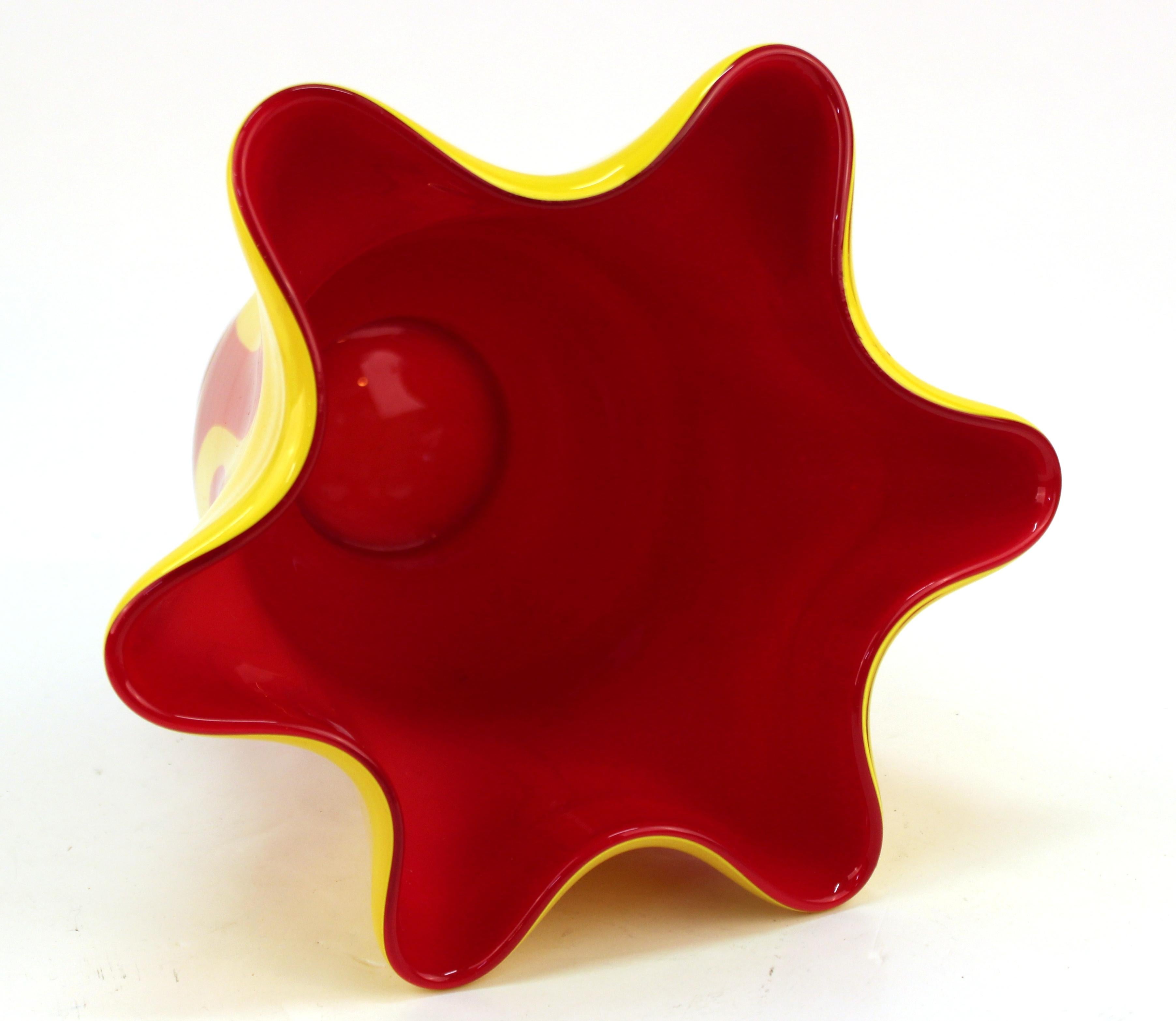 Italian Modern Art Glass Handkerchief Vase For Sale 2
