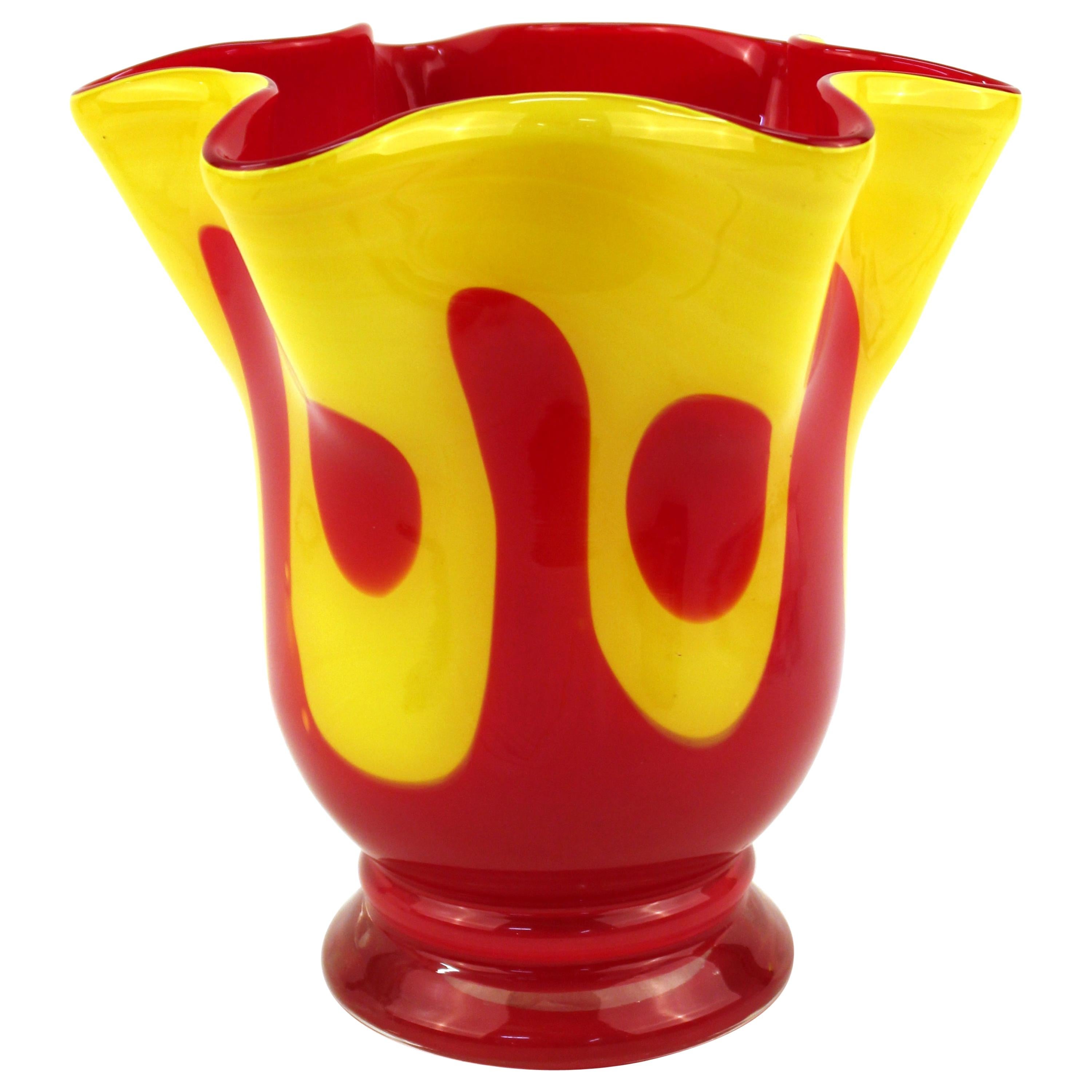 Vase mouchoir à main en verre d'art moderne italien