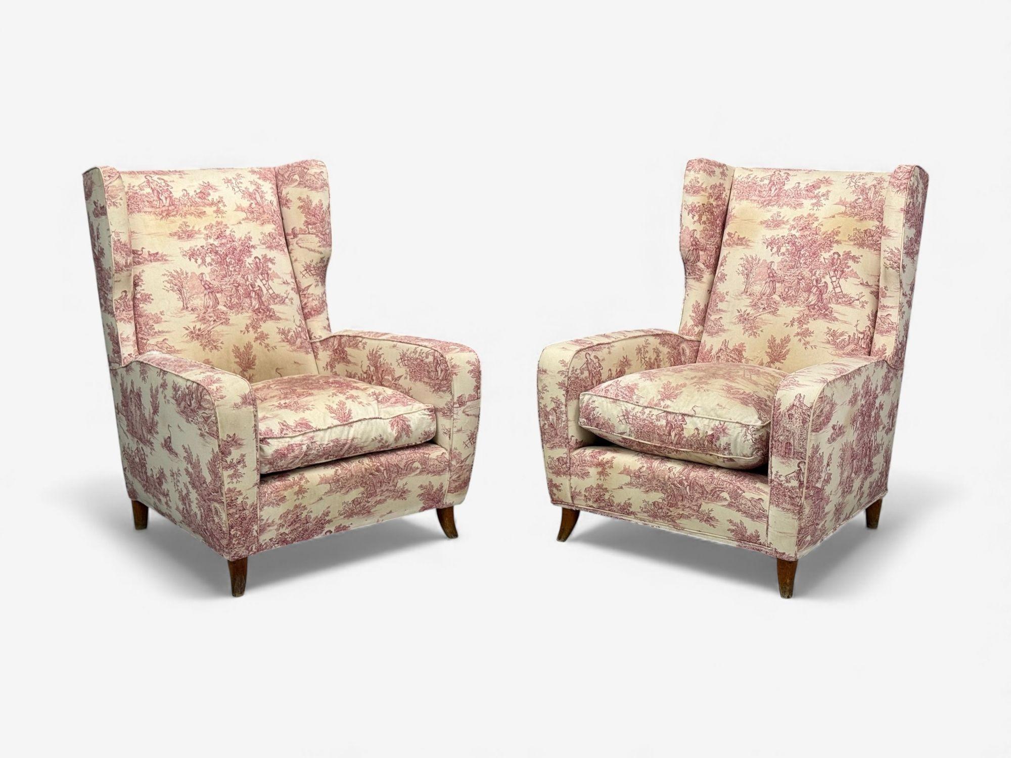 Mid-Century Modern Chaises à dossier large modernes italiennes, en bois de frêne et tissu, Italie, années 1950 en vente