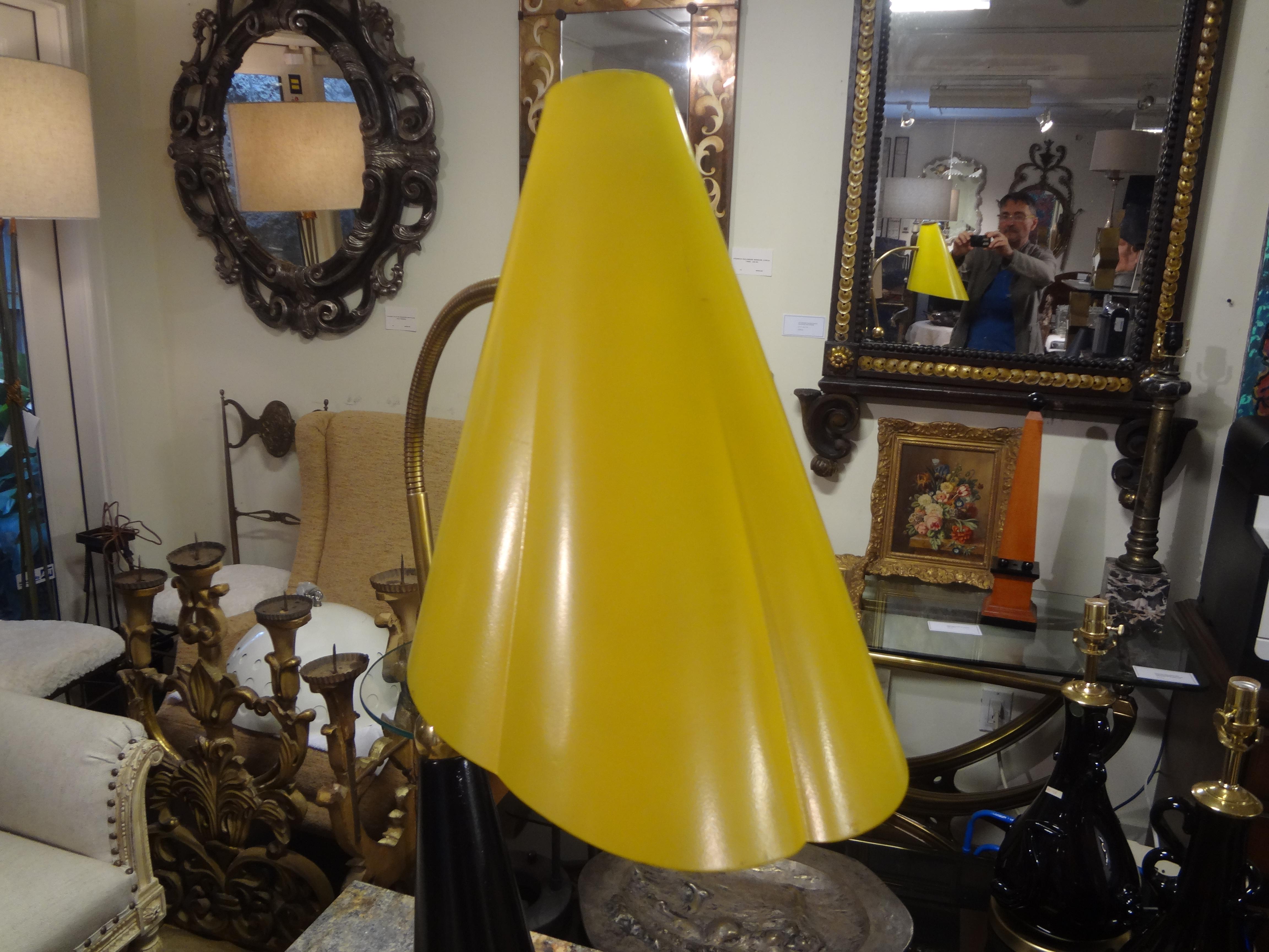 Italian Modern Asymmetrical Lamp Attributed to Gino Sarfatti for Arteluce 2