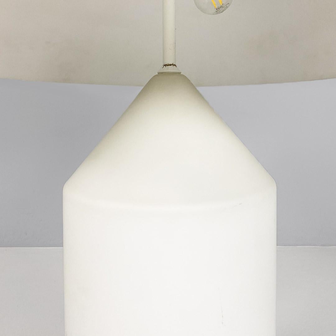 Lampe de table moderne italienne Atollo en verre opalin, Vico Magistretti pour Oluce, 1969 en vente 6