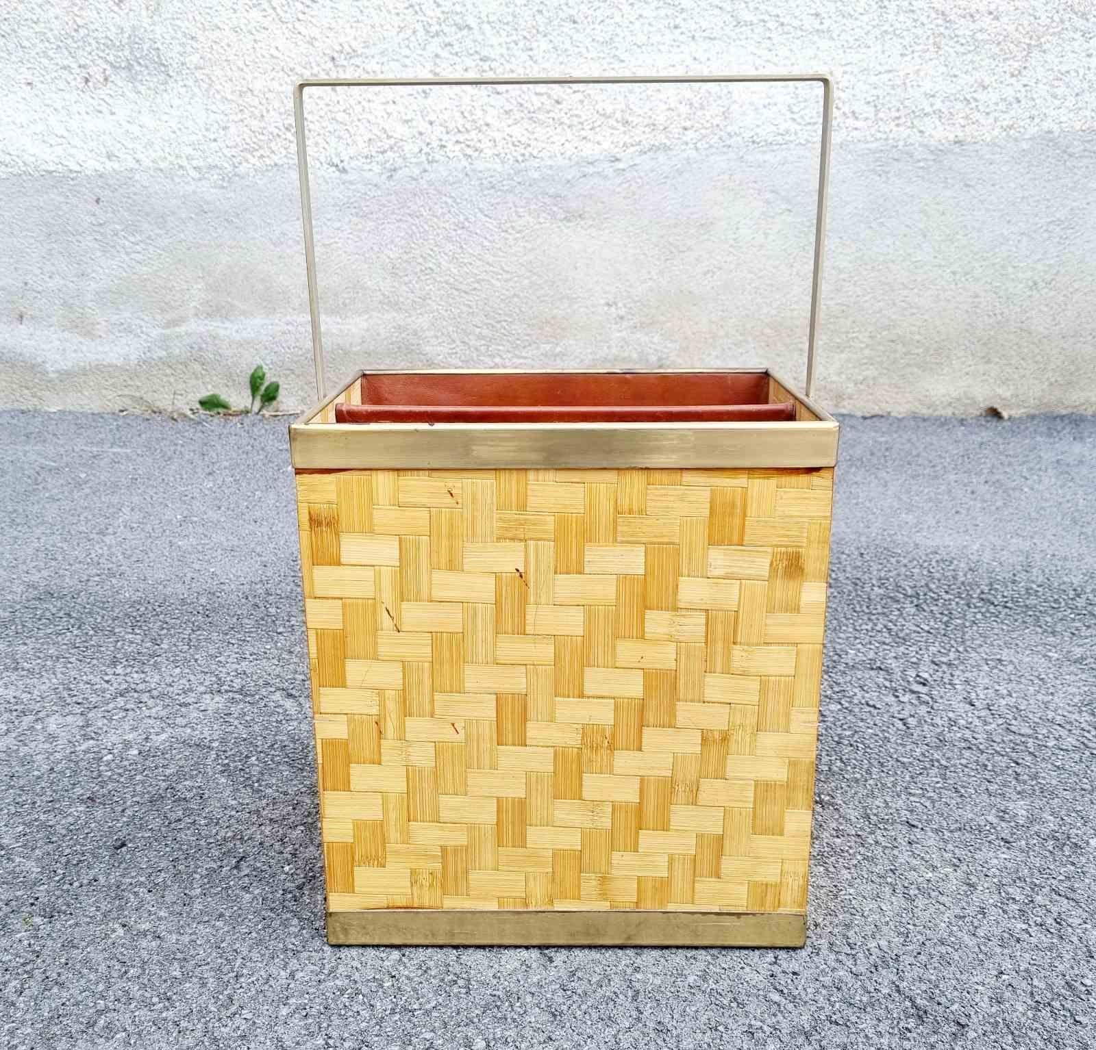 Ottone Portariviste moderno in bambù e ottone, Italia 70 in vendita