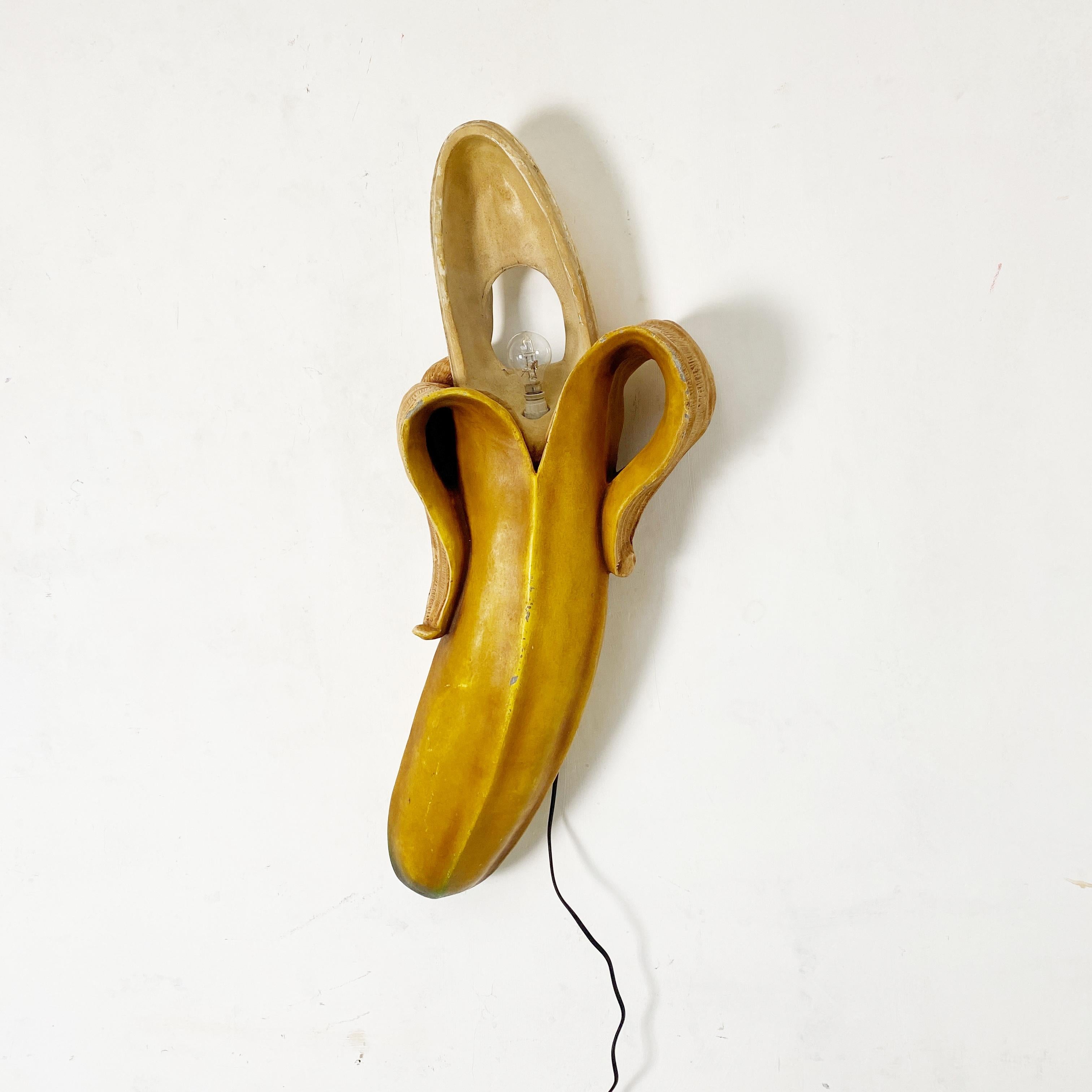 Italian Modern Banana - Shaped Resin Wall Lamp, 1990s In Good Condition In MIlano, IT