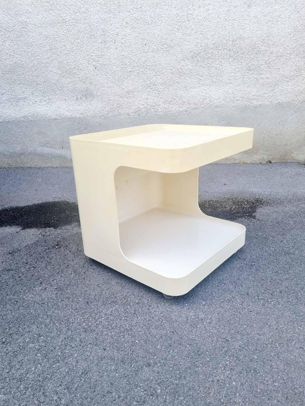 Modernes italienisches modernes Bar- oder Beistelltischspiel von Marcello Siard für Longato, Italien (Kunststoff) im Angebot