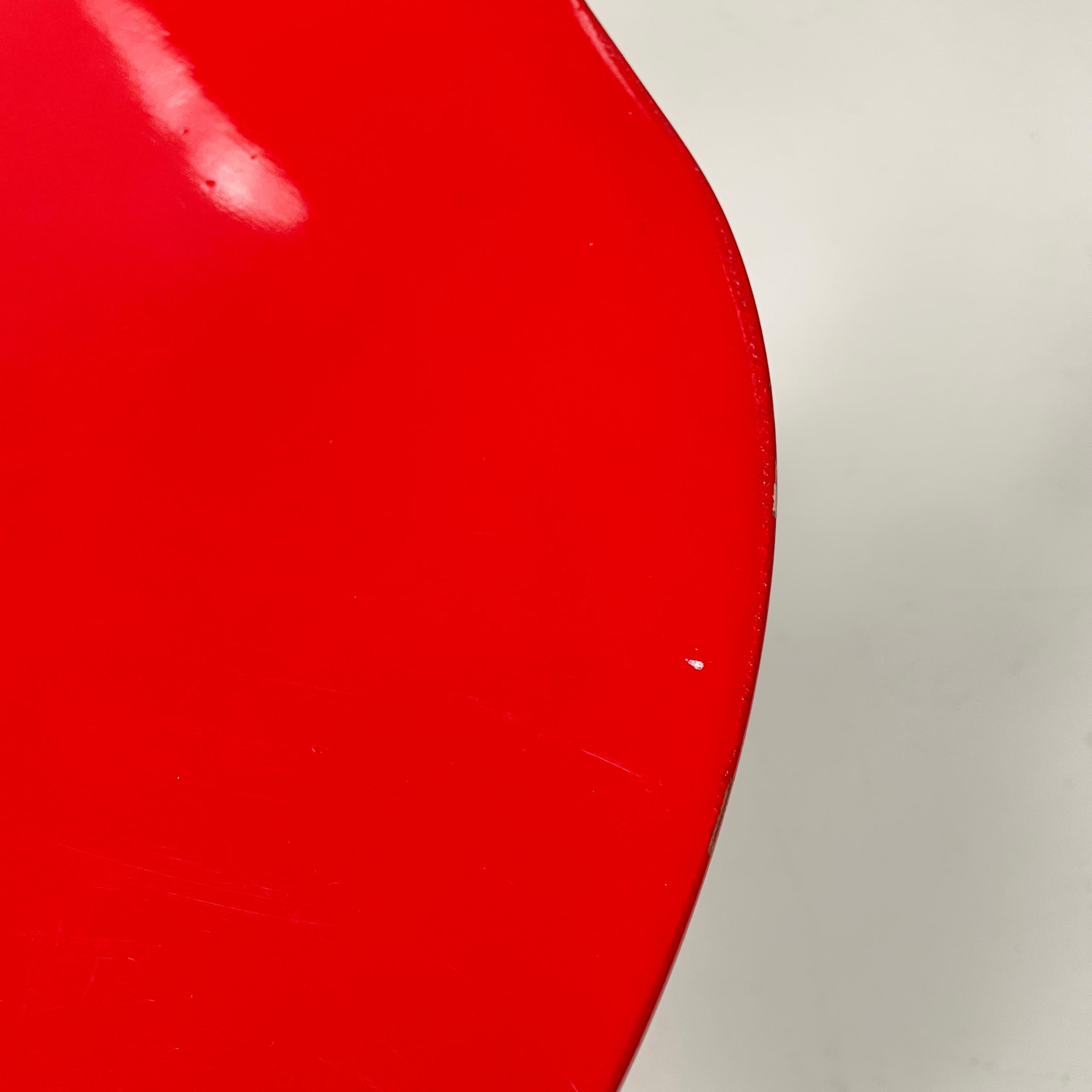 Sgabelli da bar moderni italiani in legno e metallo rosso, anni '80 in vendita 3