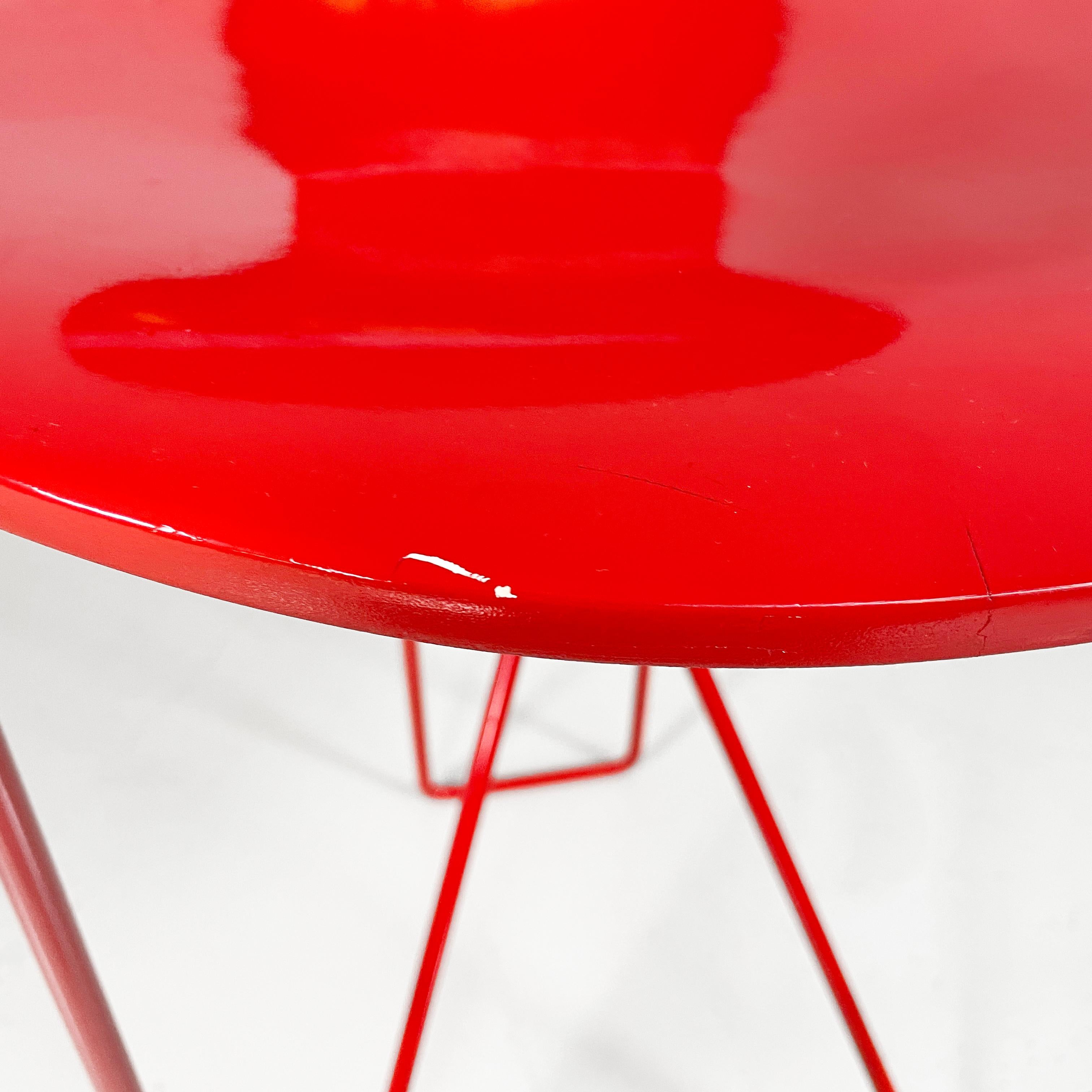 Sgabelli da bar moderni italiani in legno e metallo rosso, anni '80 in vendita 6