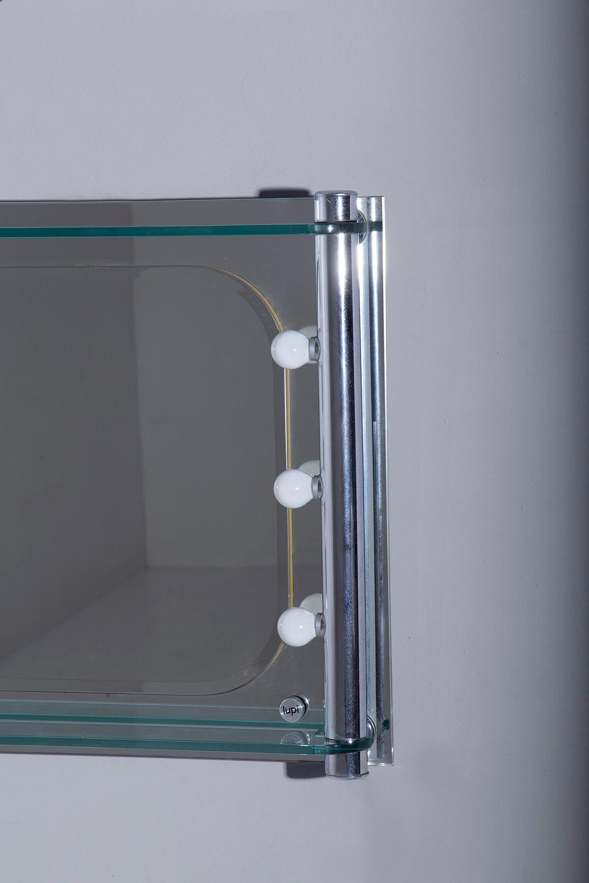 Italian modern bathroom mirror branded LUPI In condizioni buone in vendita a Milano, IT