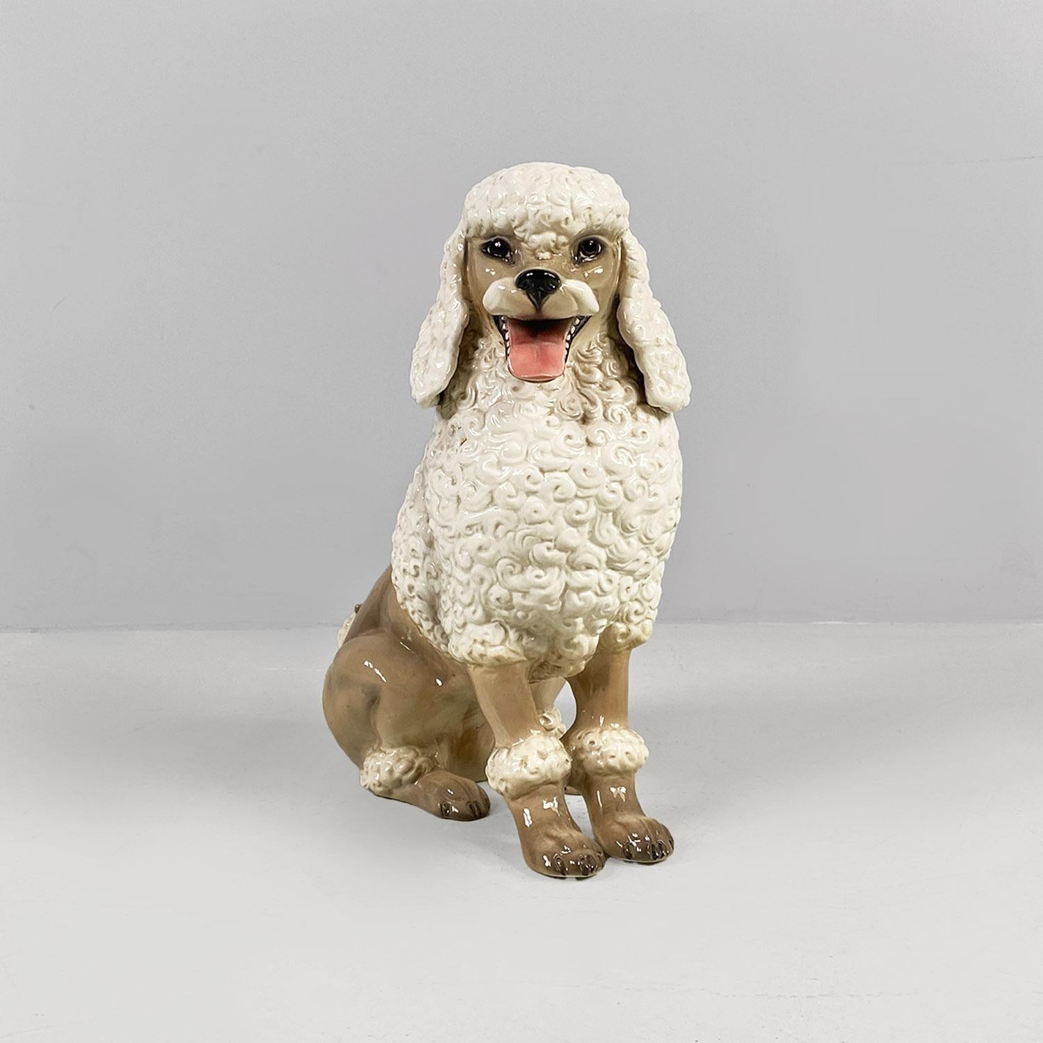 Moderne italienische Skulptur eines Pudels aus beige und weißer Keramik von Ronzan, 1970er Jahre (Italienisch) im Angebot