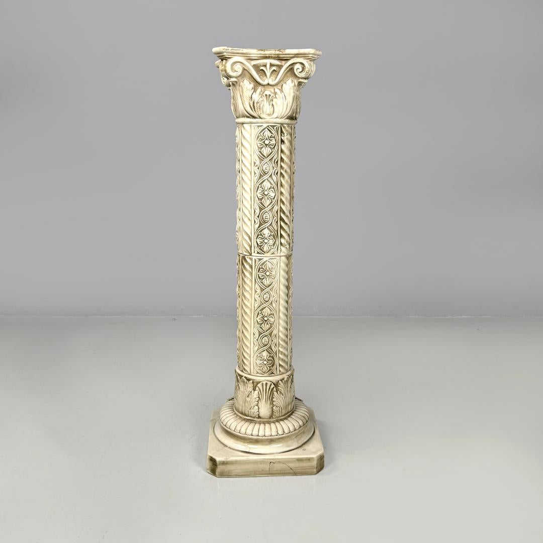 Moderner italienischer moderner Beige-Keramik-Säulensockel mit farbigen Blumen, 1970er Jahre im Zustand „Relativ gut“ im Angebot in MIlano, IT